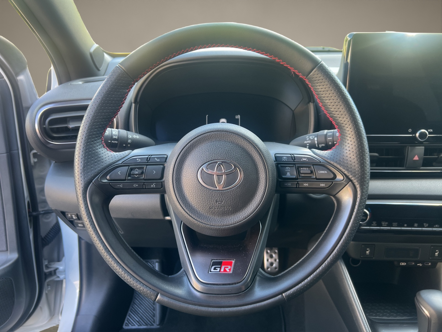 TOYOTA Yaris 1.5 VVT-i HSD GR Sport-image-11
