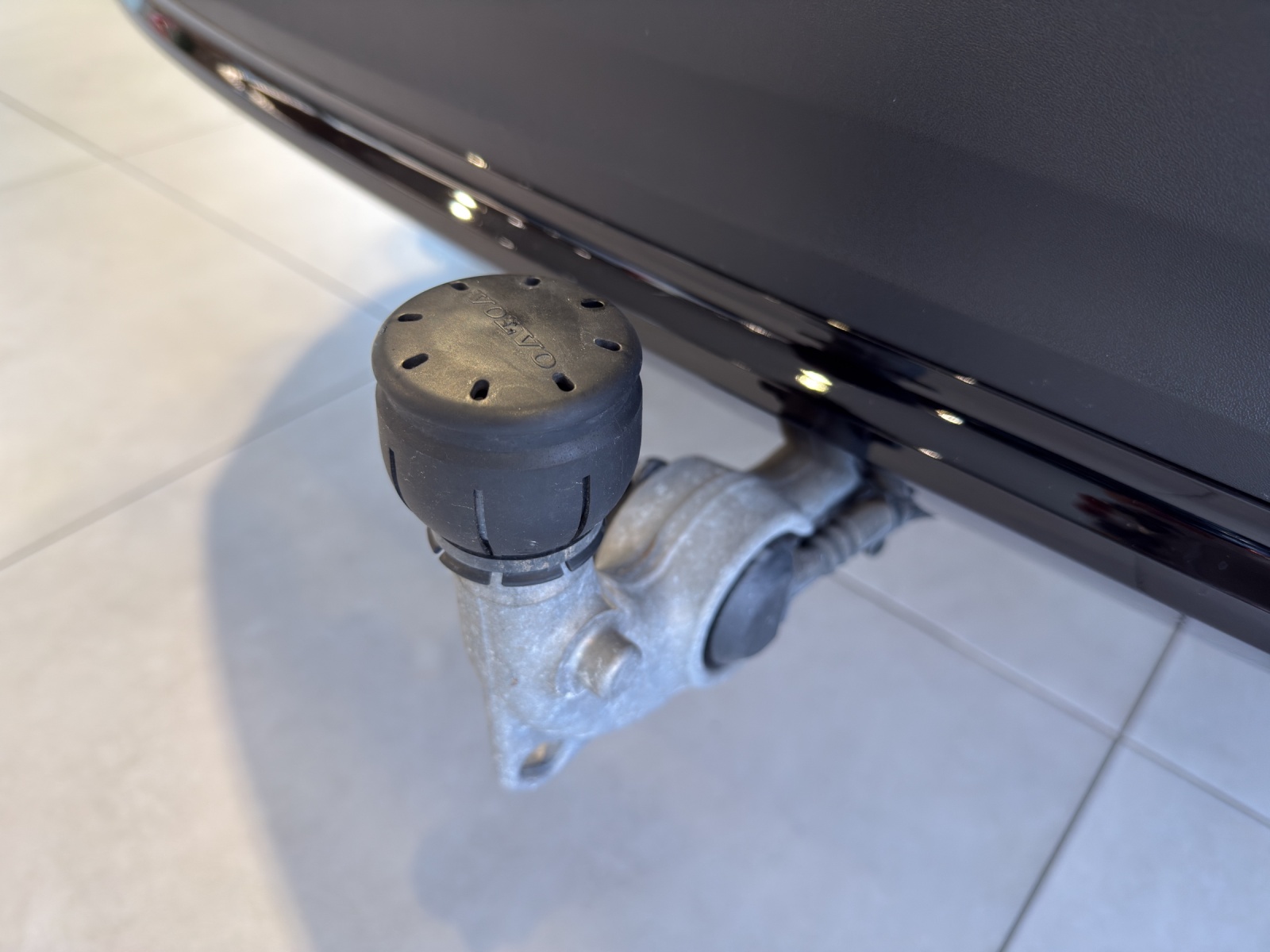 VOLVO XC40 2.0 B3 MH Plus Dark-image-12