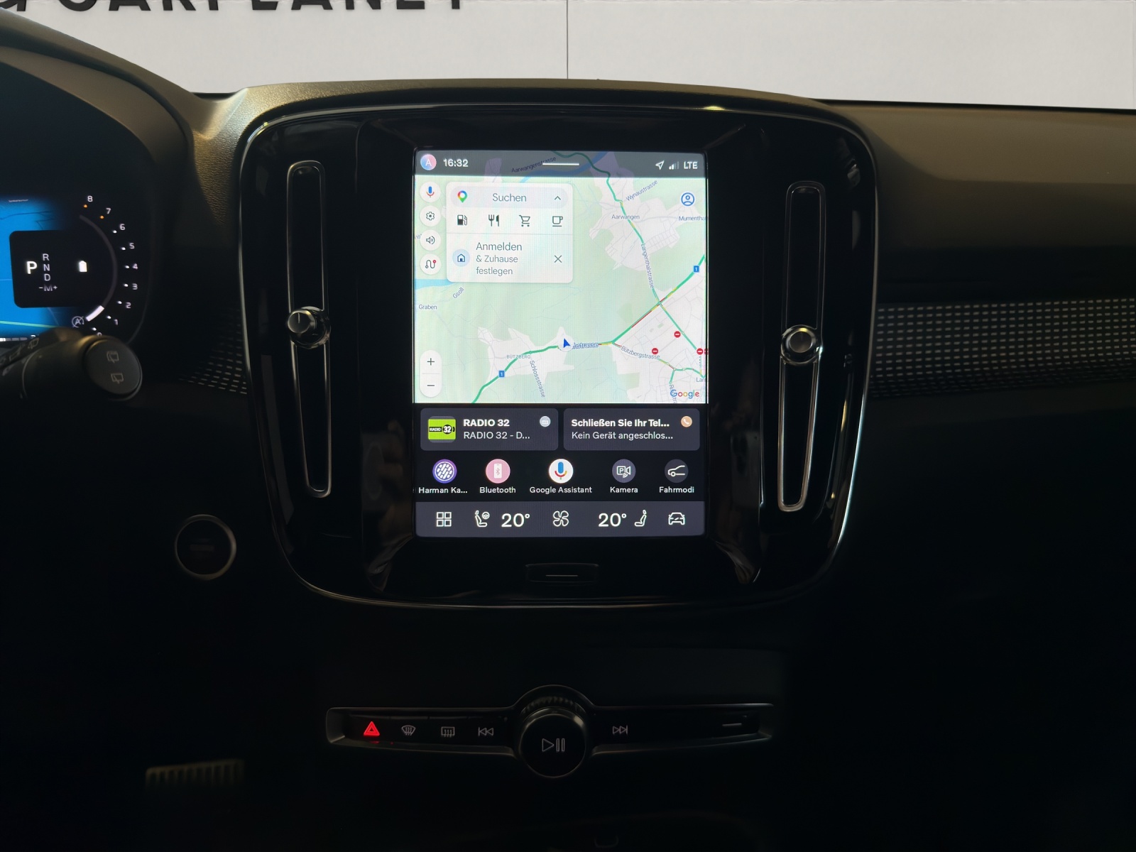 VOLVO XC40 2.0 B3 MH Plus Dark-image-9