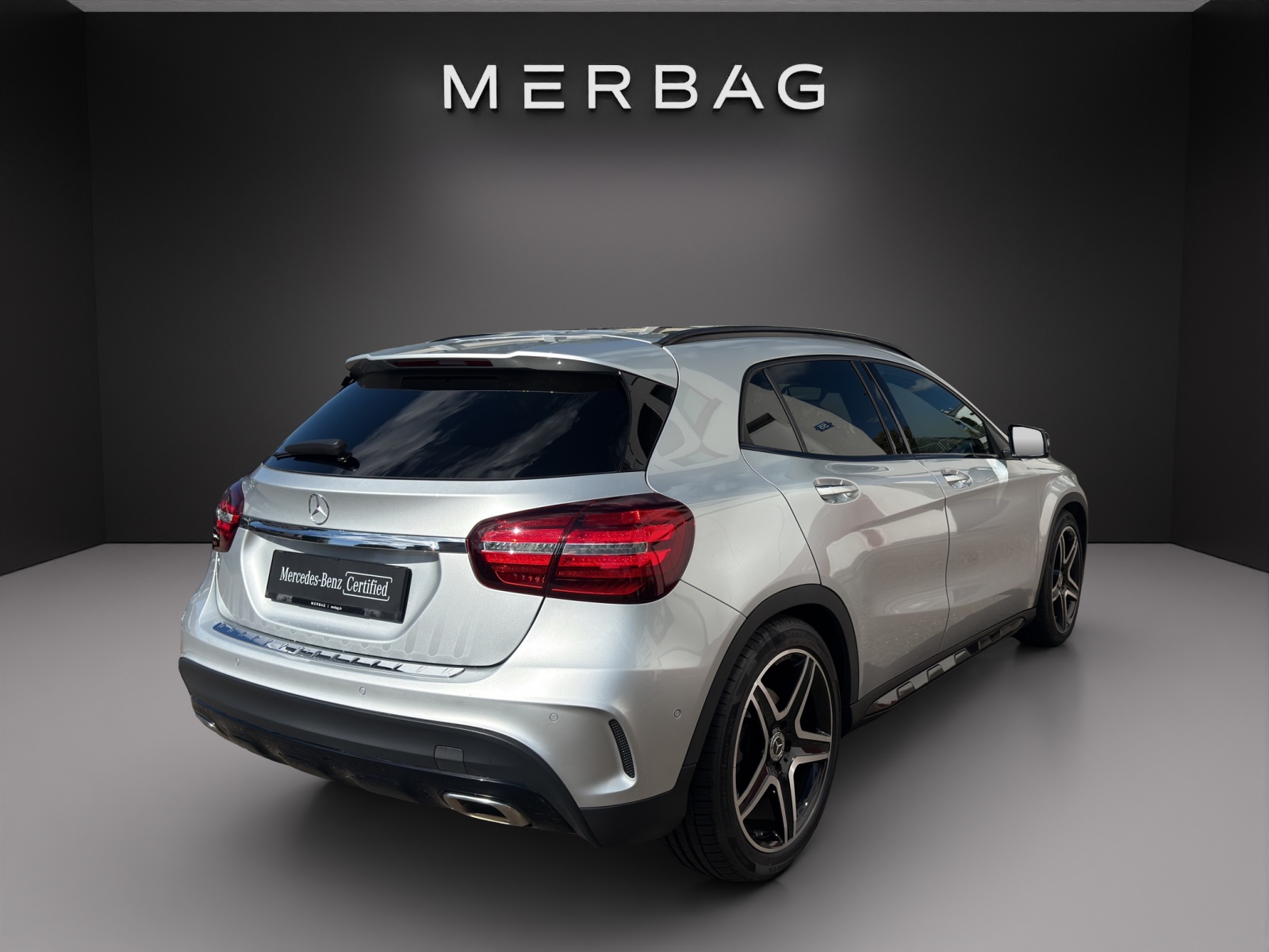 MERCEDES-BENZ GLA 250 AMG Line 4Matic 7G-DCT-image-6