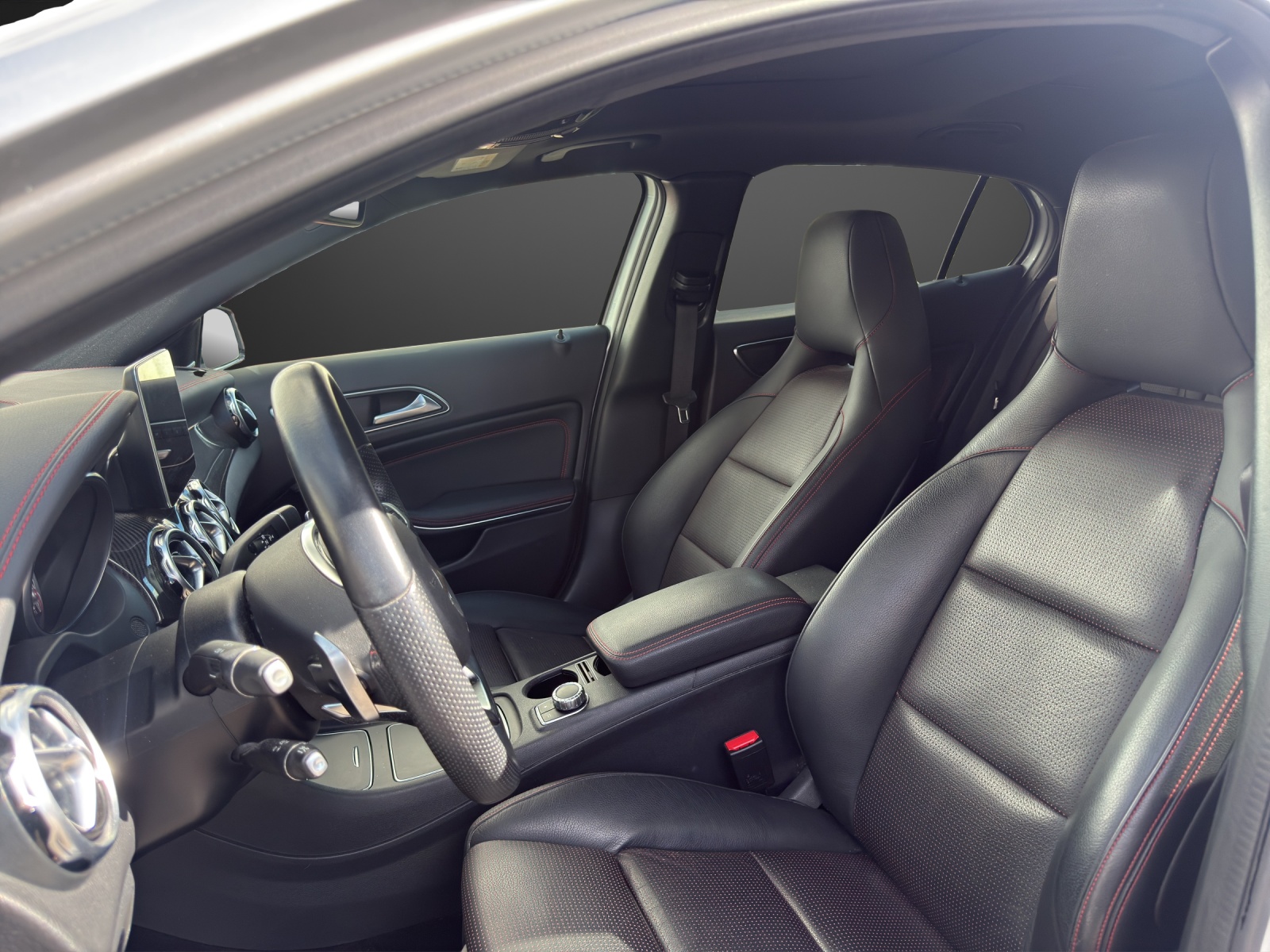 MERCEDES-BENZ GLA 250 AMG Line 4Matic 7G-DCT-image-10