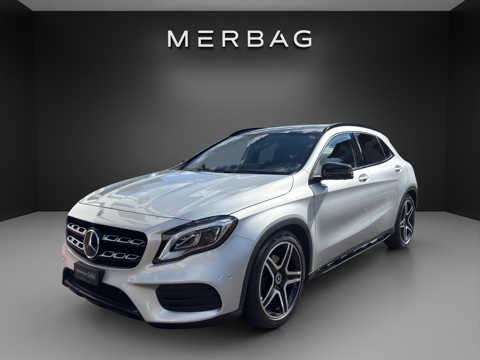 MERCEDES-BENZ GLA 250 AMG Line 4Matic 7G-DCT-image-2