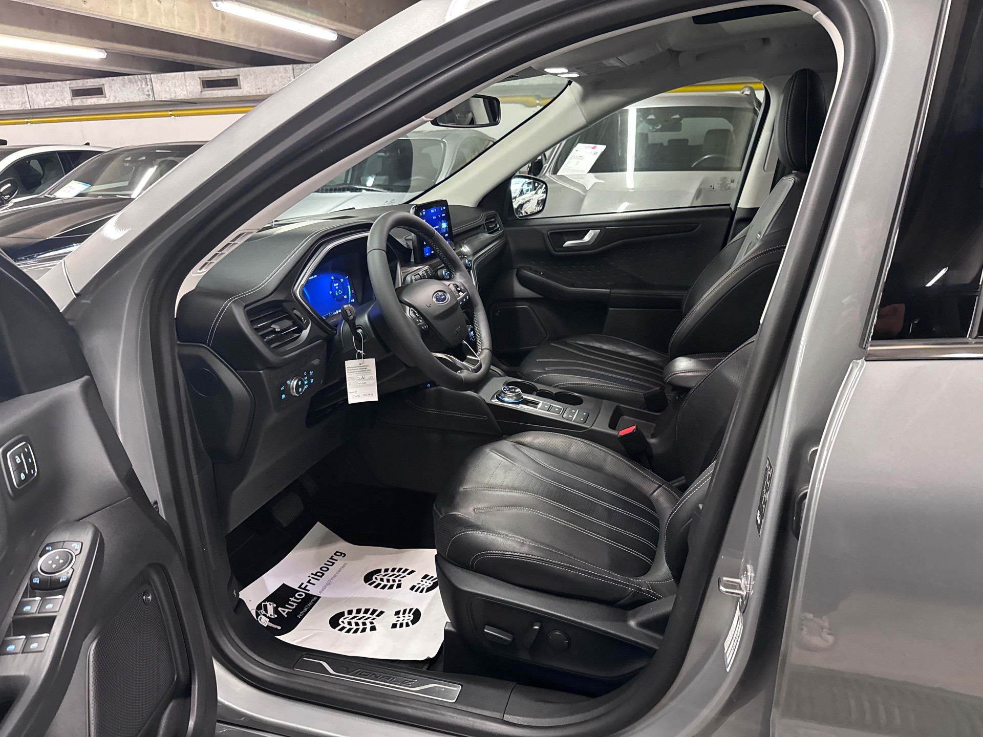 FORD Kuga 2.5 PHEV Vignale 2WD-showroom-element-3