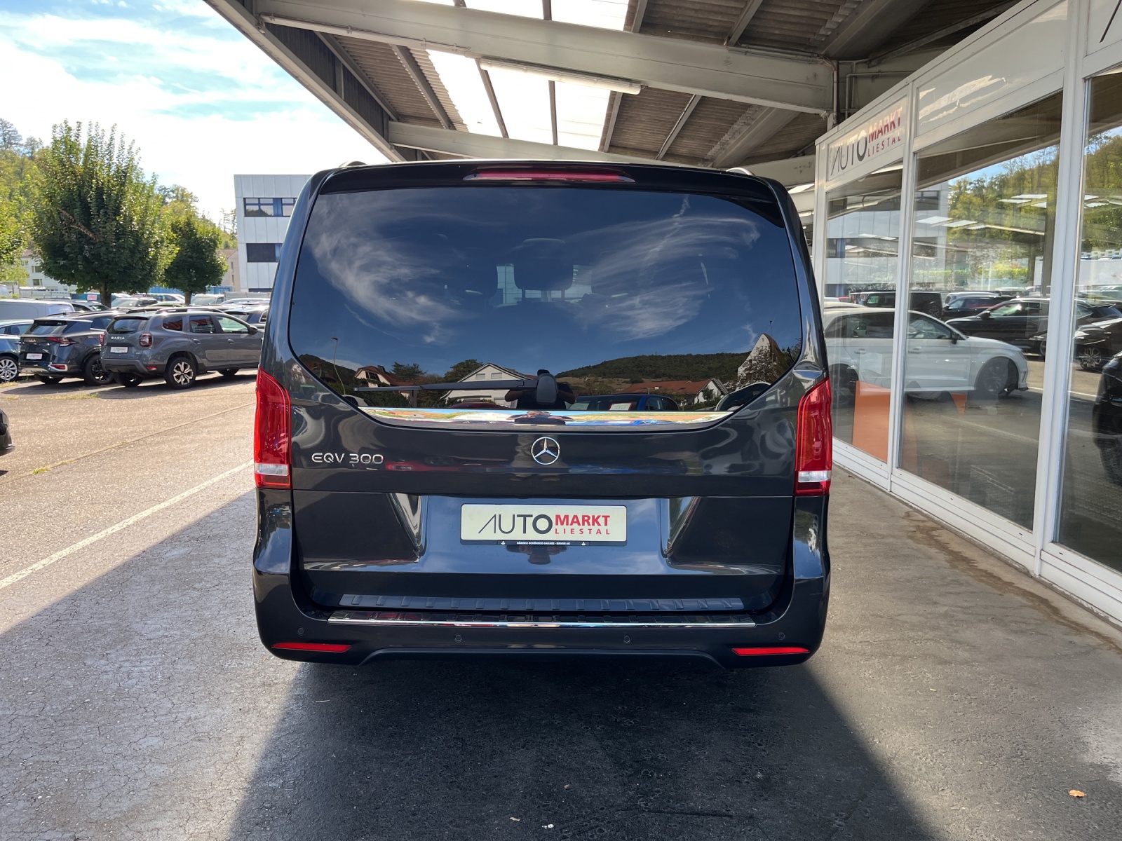 MERCEDES-BENZ EQV 300 Avantgarde lang-image-3