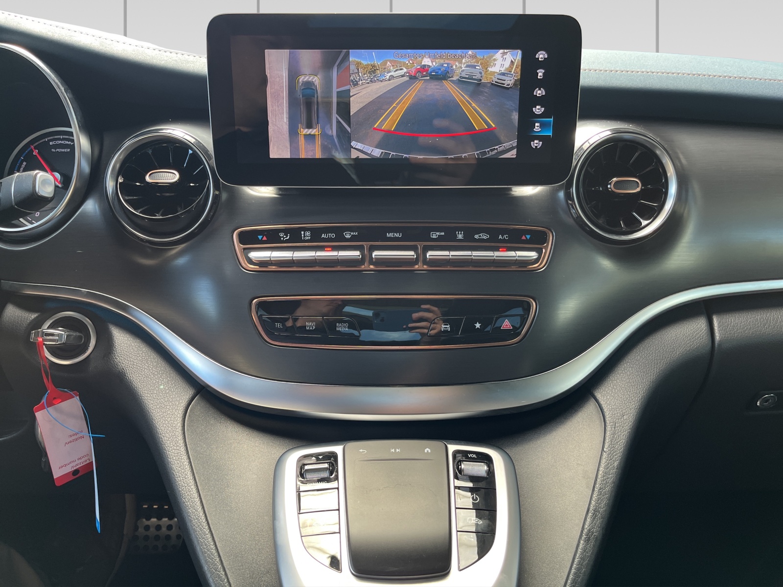 MERCEDES-BENZ EQV 300 Avantgarde lang-image-12