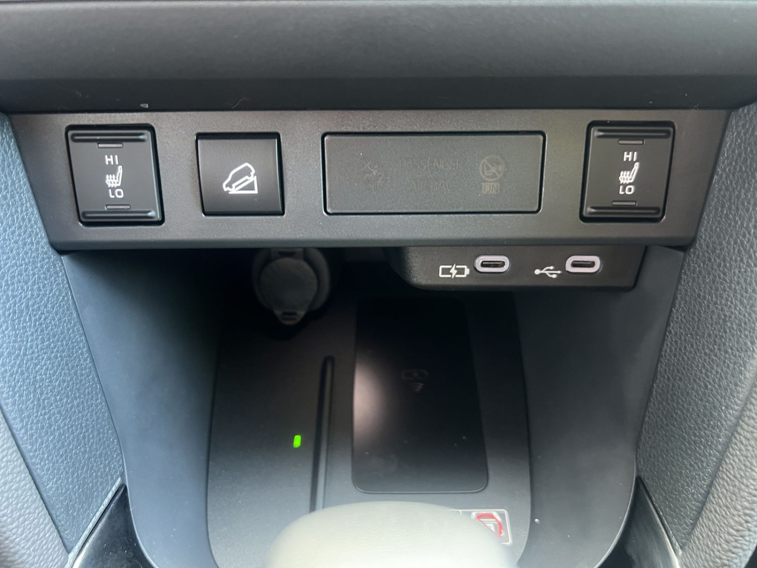 TOYOTA Yaris Cross 1.5 VVT-i HSD Premium AWD-i-image-16