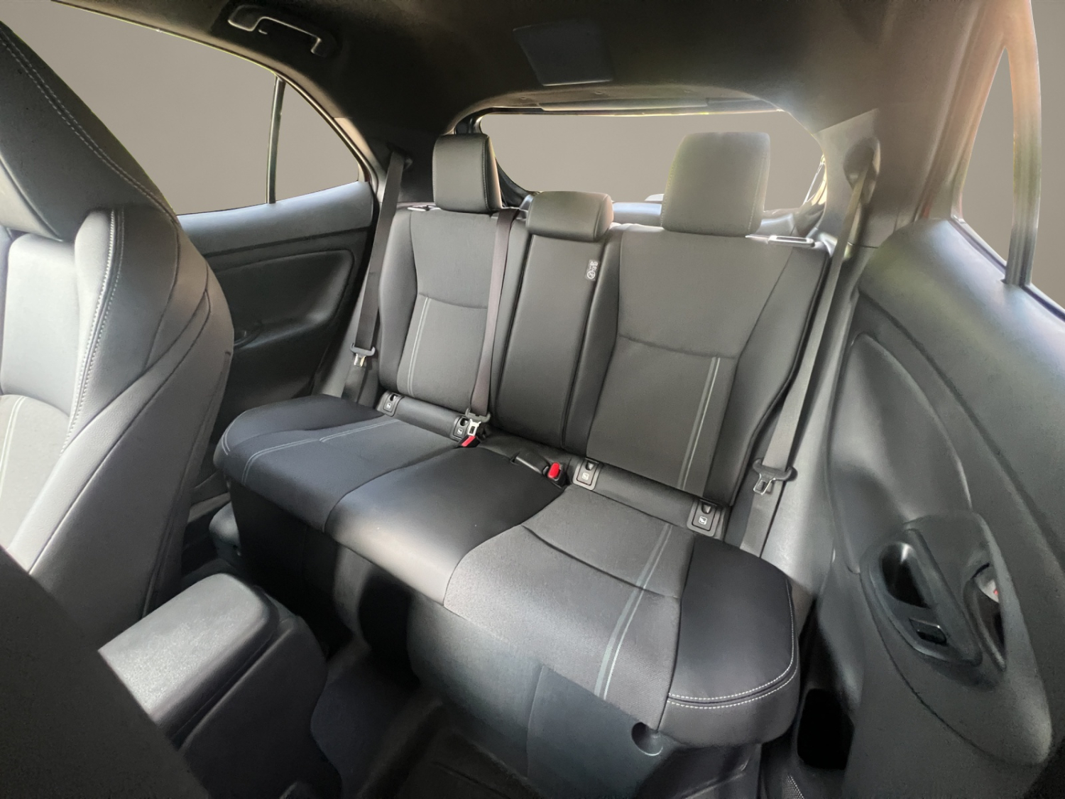 TOYOTA Yaris Cross 1.5 VVT-i HSD Premium AWD-i-image-20