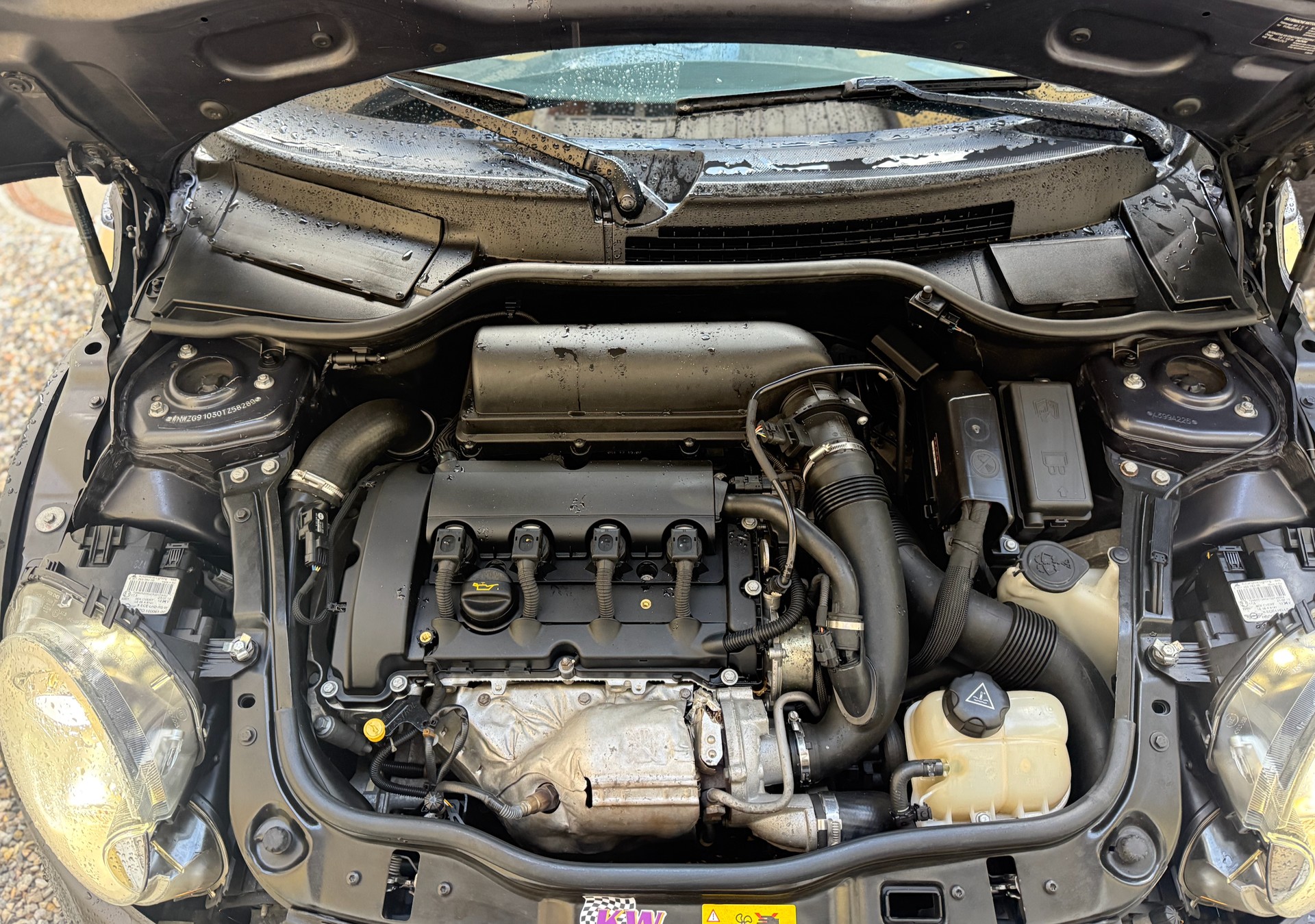MINI 1.6i John Cooper Works-image-5