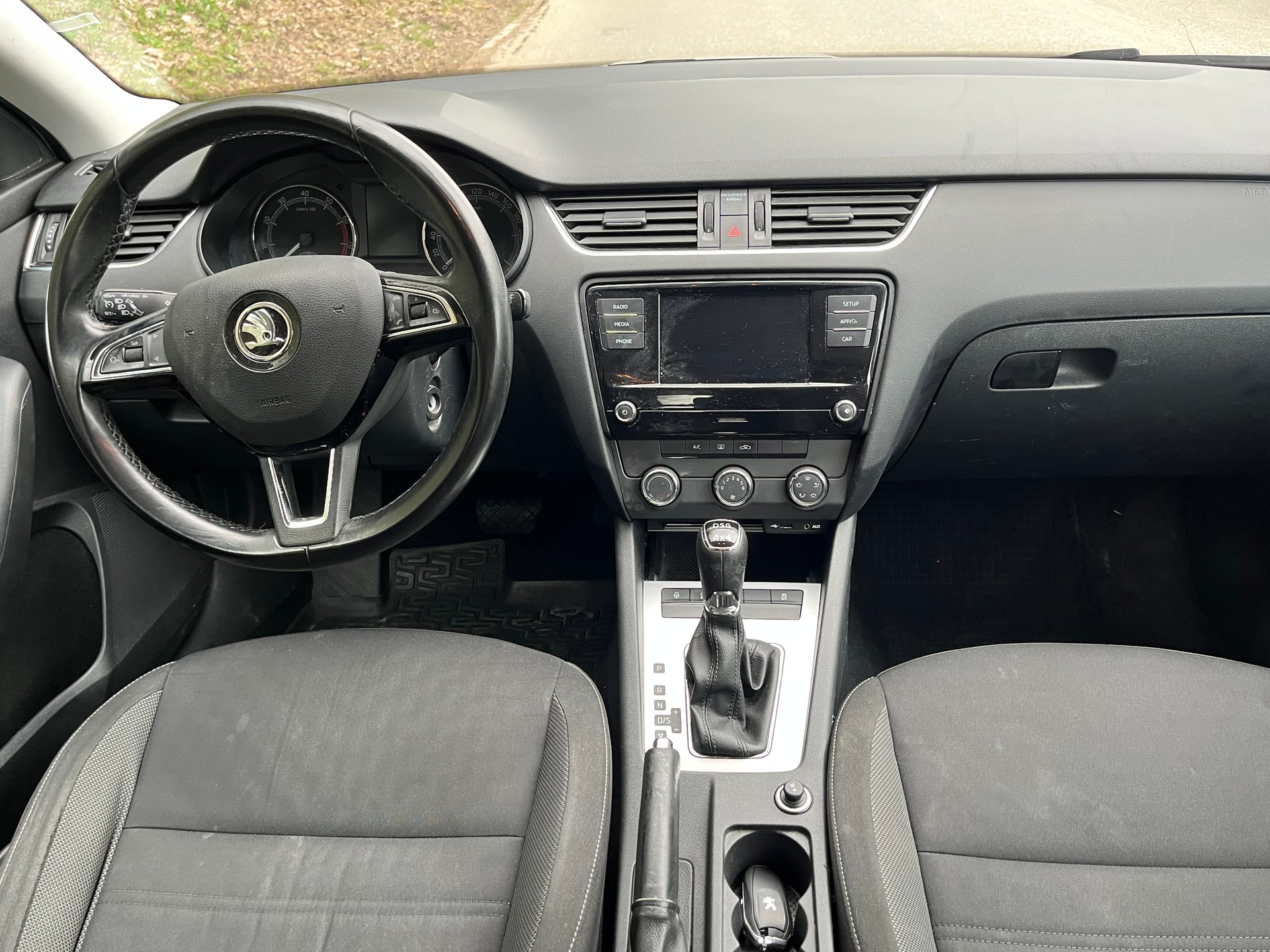 SKODA Octavia Combi 1.8 TSI Ambition 4x4 DSG-image-4