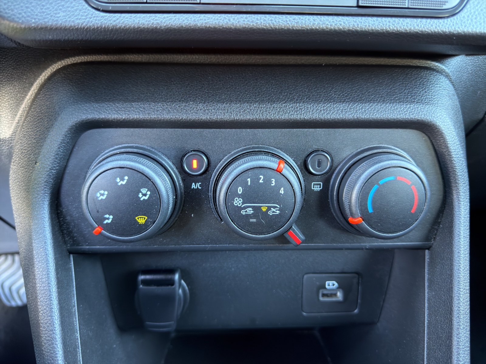 DACIA Sandero Stepway TCe 90 Comfort-image-21