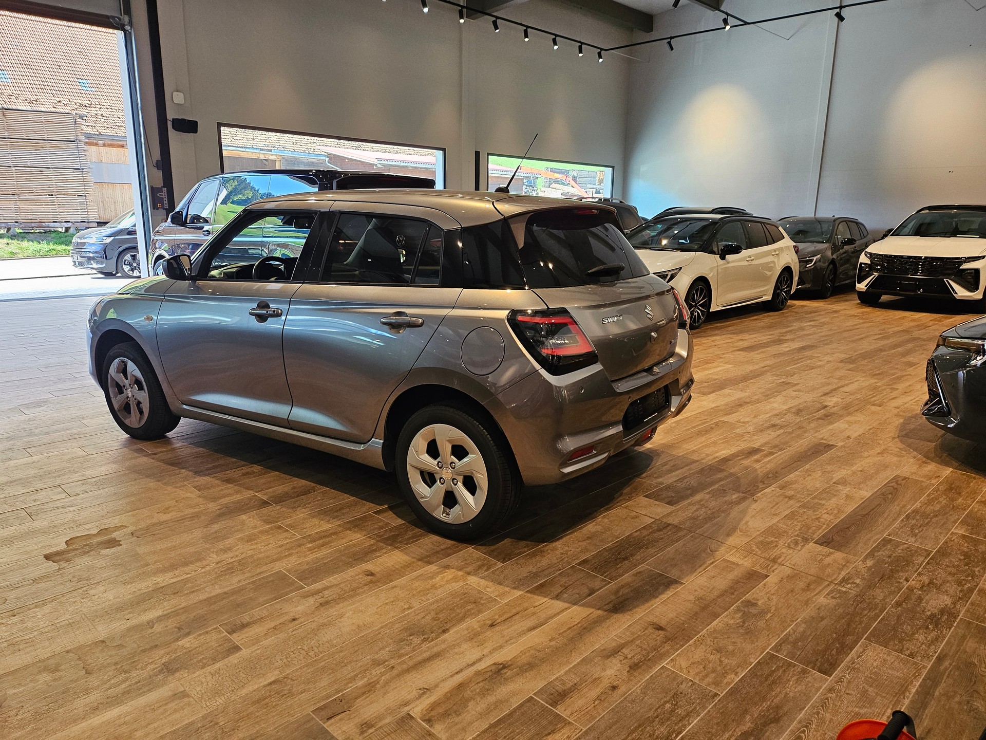 SUZUKI Swift 1.2 Compact Top Hybrid 4x4 🔥Rückfahrkamera🔥-image-12