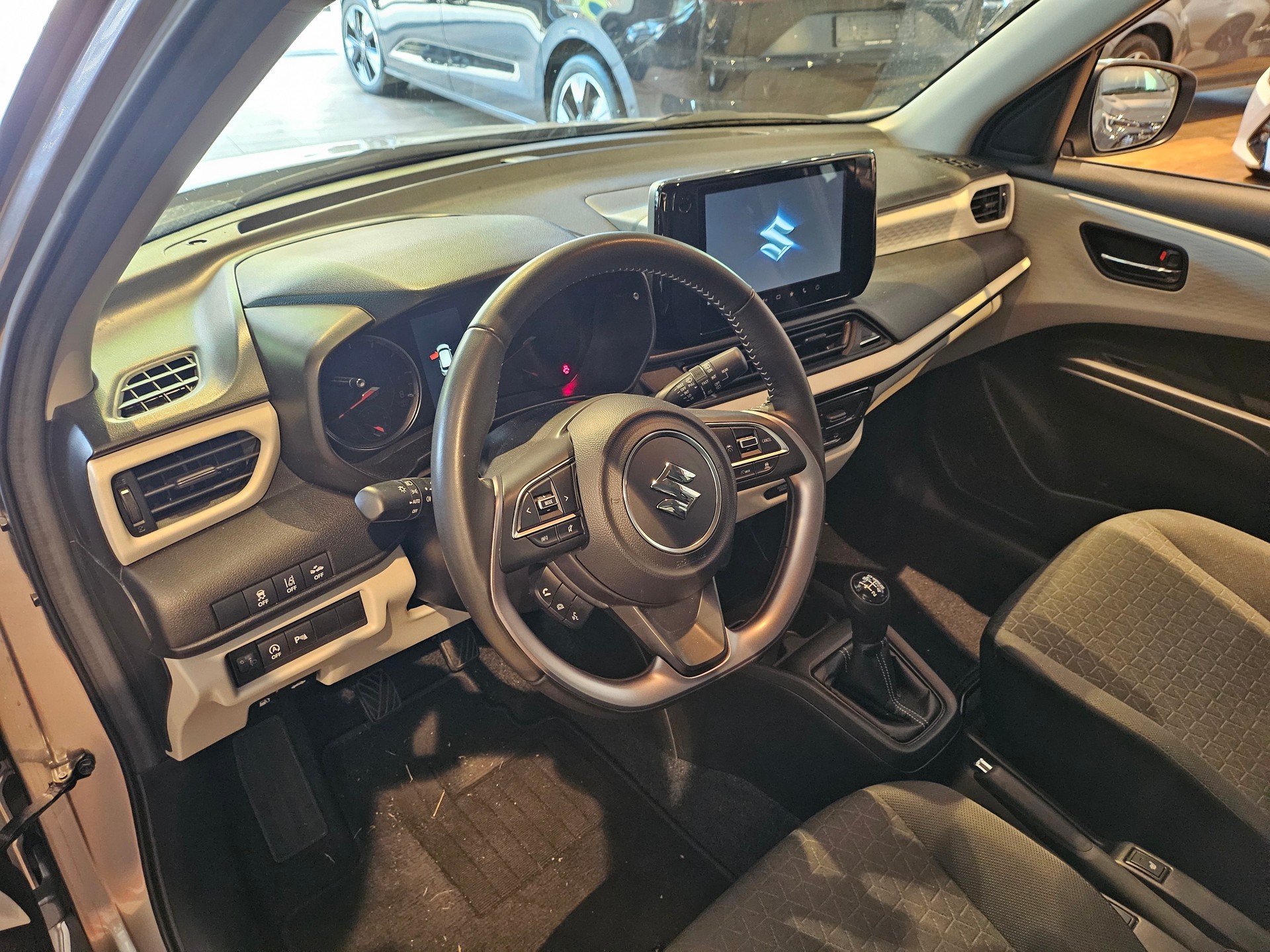 SUZUKI Swift 1.2 Compact Top Hybrid 4x4 🔥Rückfahrkamera🔥-image-23