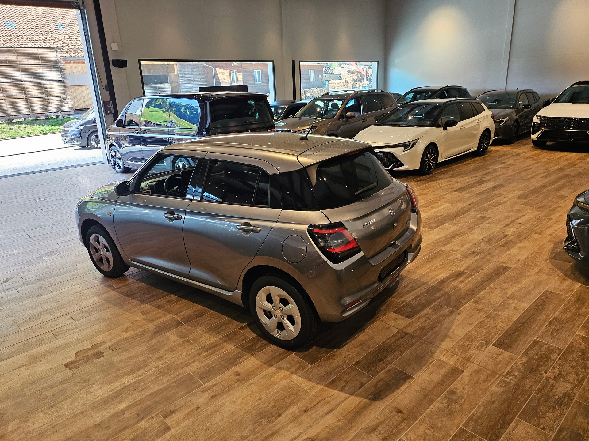 SUZUKI Swift 1.2 Compact Top Hybrid 4x4 🔥Rückfahrkamera🔥-image-13