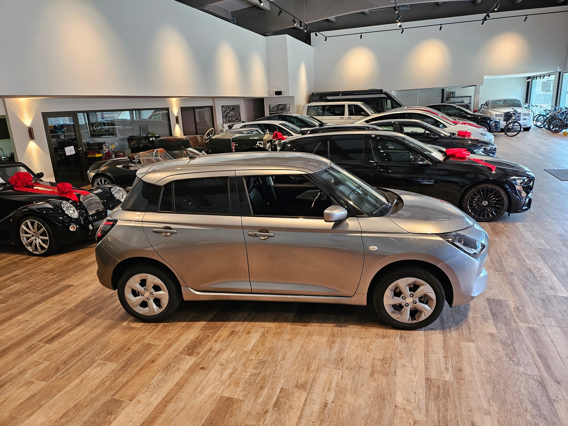 SUZUKI Swift 1.2 Compact Top Hybrid 4x4 🔥Rückfahrkamera🔥-image-7