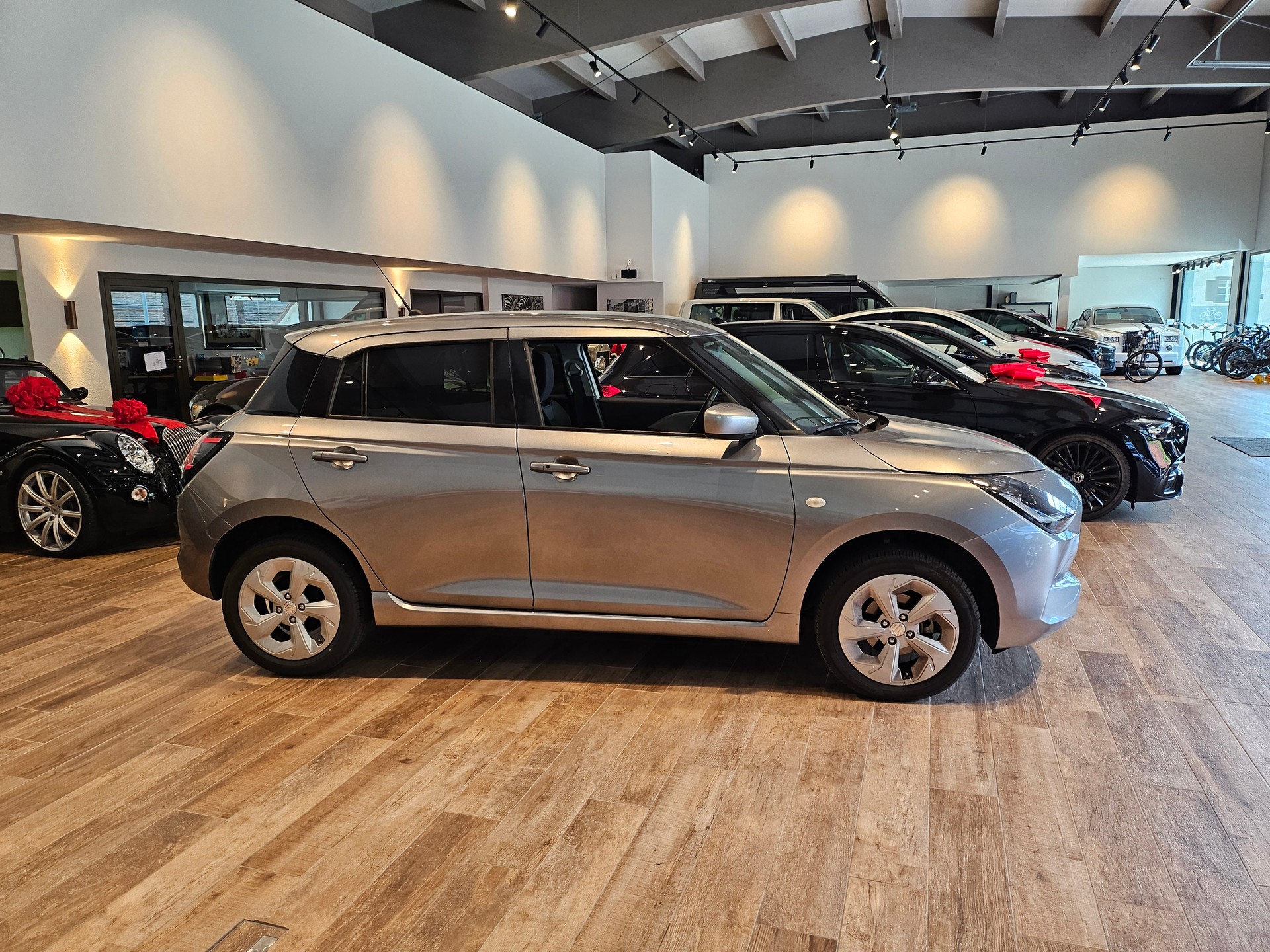 SUZUKI Swift 1.2 Compact Top Hybrid 4x4 🔥Rückfahrkamera🔥-image-6