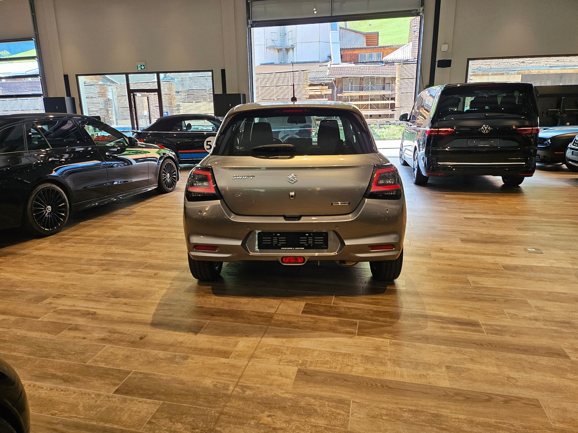 SUZUKI Swift 1.2 Compact Top Hybrid 4x4 🔥Rückfahrkamera🔥-image-10