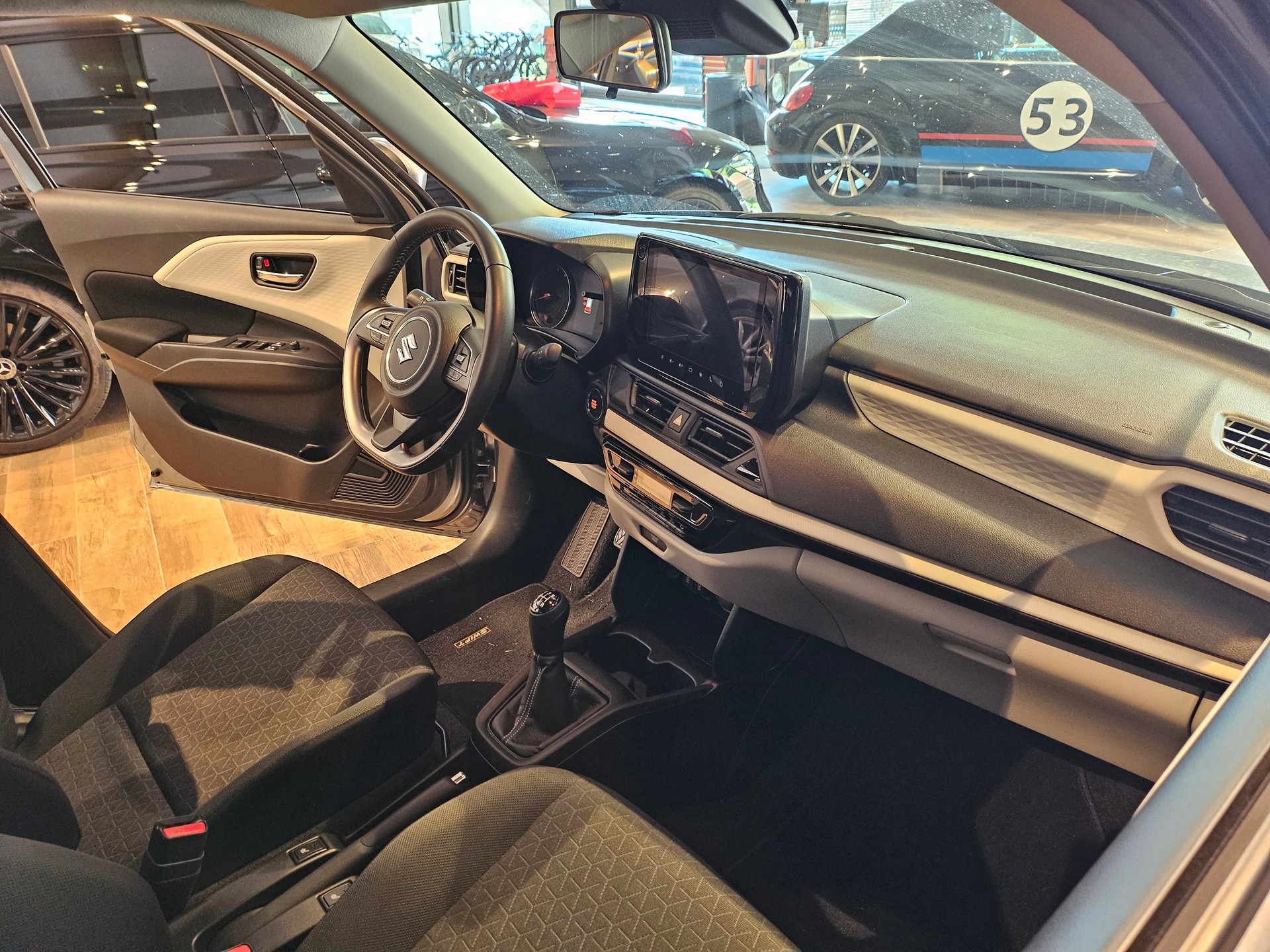 SUZUKI Swift 1.2 Compact Top Hybrid 4x4 🔥Rückfahrkamera🔥-image-18