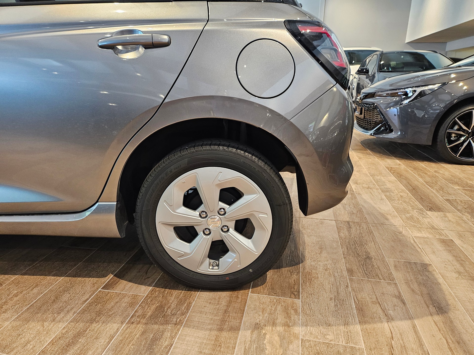 SUZUKI Swift 1.2 Compact Top Hybrid 4x4 🔥Rückfahrkamera🔥-image-16