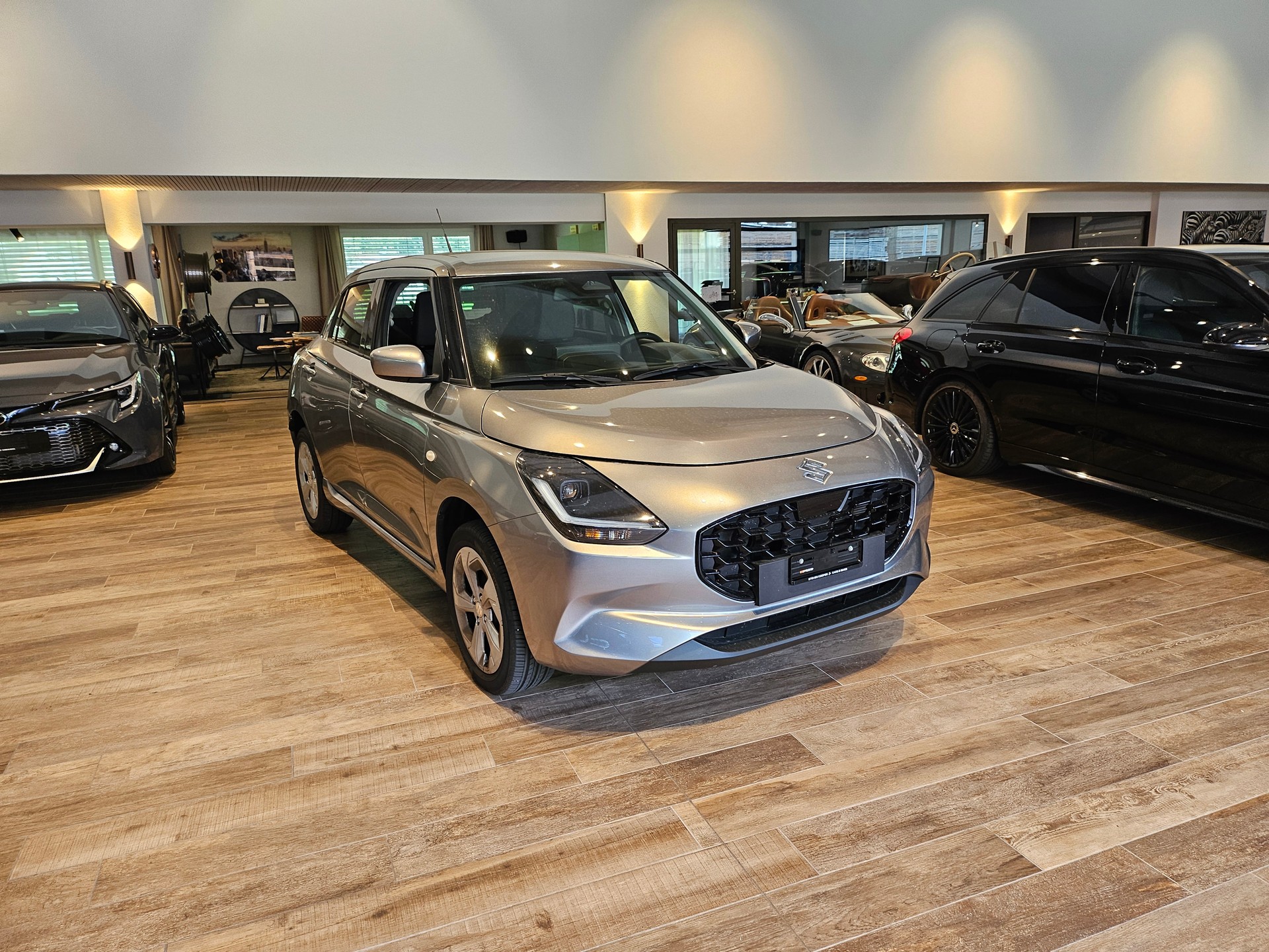 SUZUKI Swift 1.2 Compact Top Hybrid 4x4 🔥Rückfahrkamera🔥-image-4
