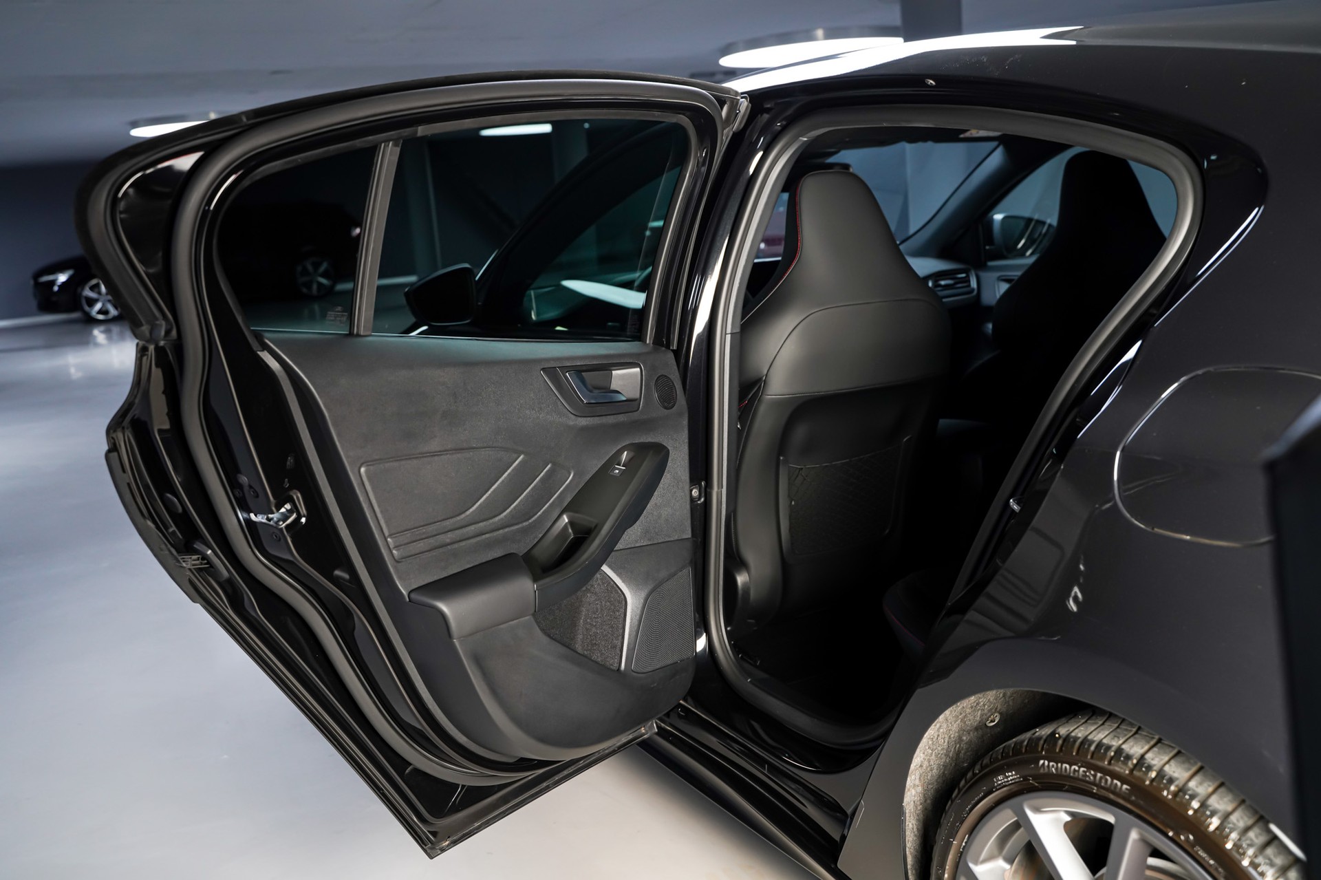 FORD Focus 2.3 ST X Automat-image-16