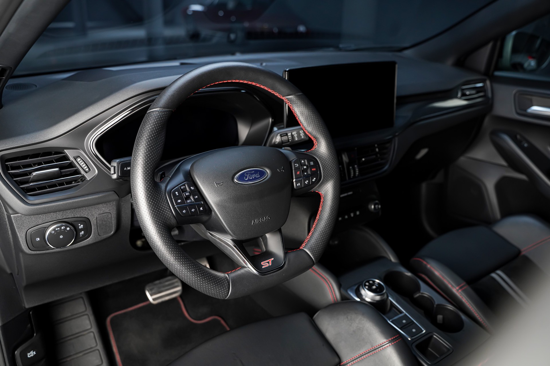 FORD Focus 2.3 ST X Automat-image-10