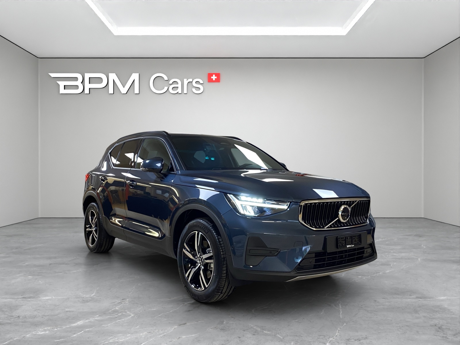 VOLVO XC40 B3 Benzin Mild Hybrid Core DCT-image-4