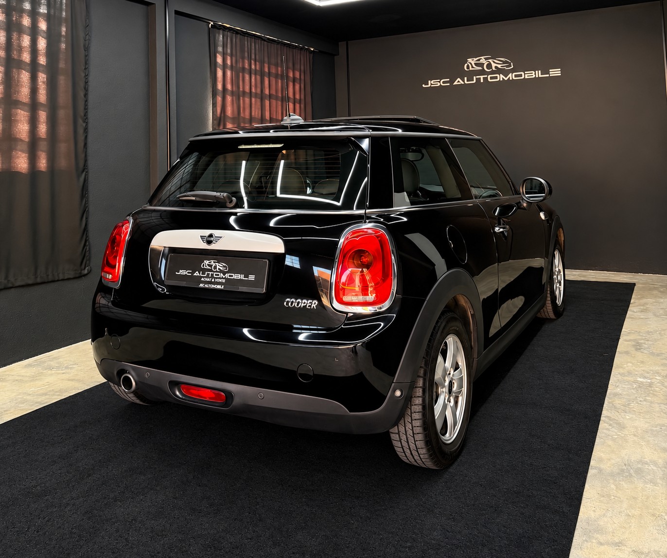 MINI Cooper Steptronic-image-2