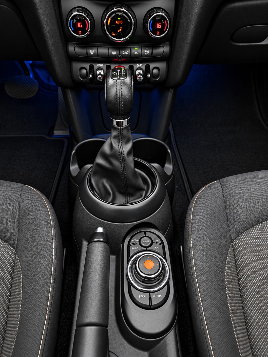 MINI Cooper Steptronic-image-10