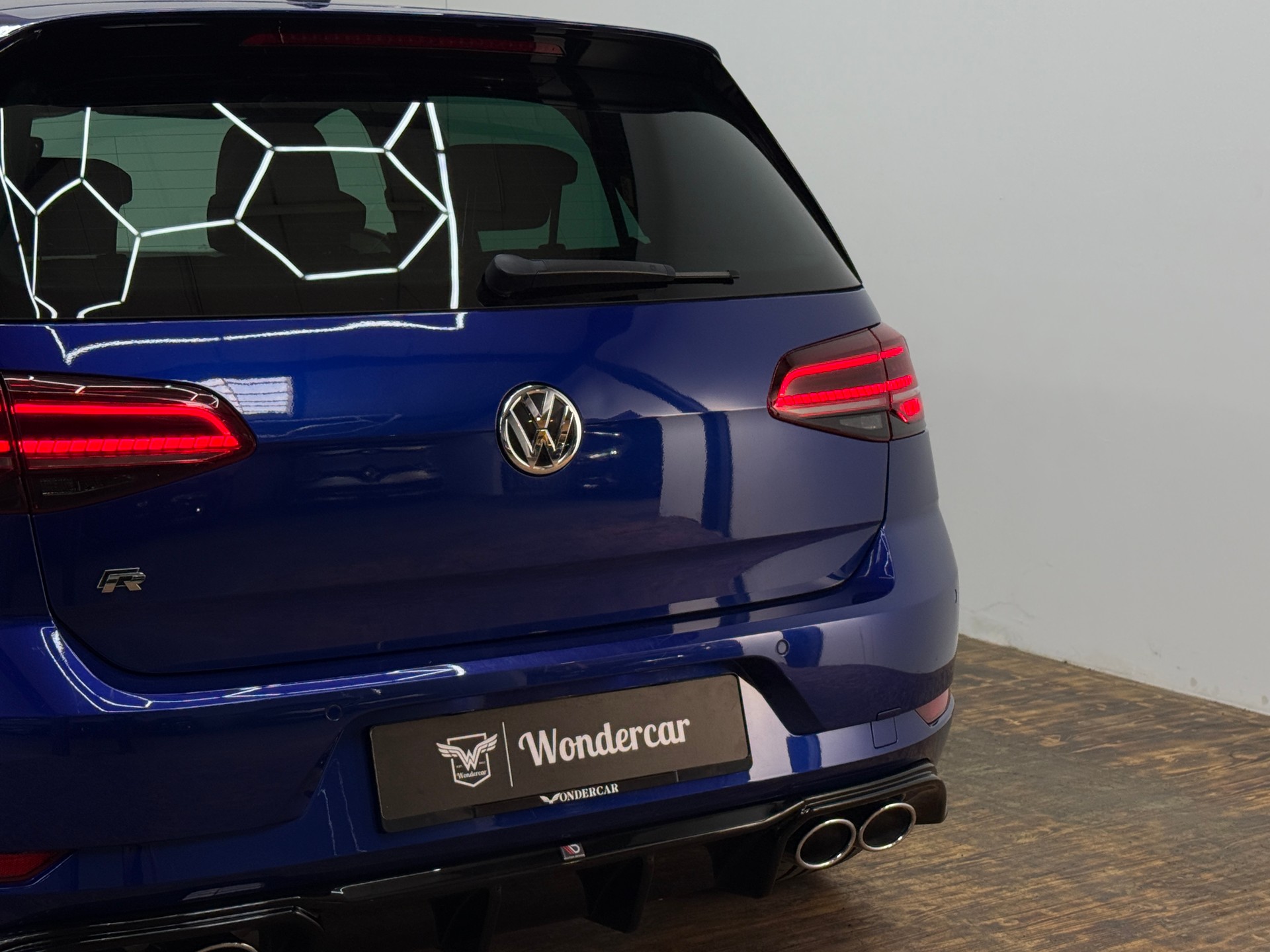 VW Golf 2.0 TSI R 4Motion DSG-image-12