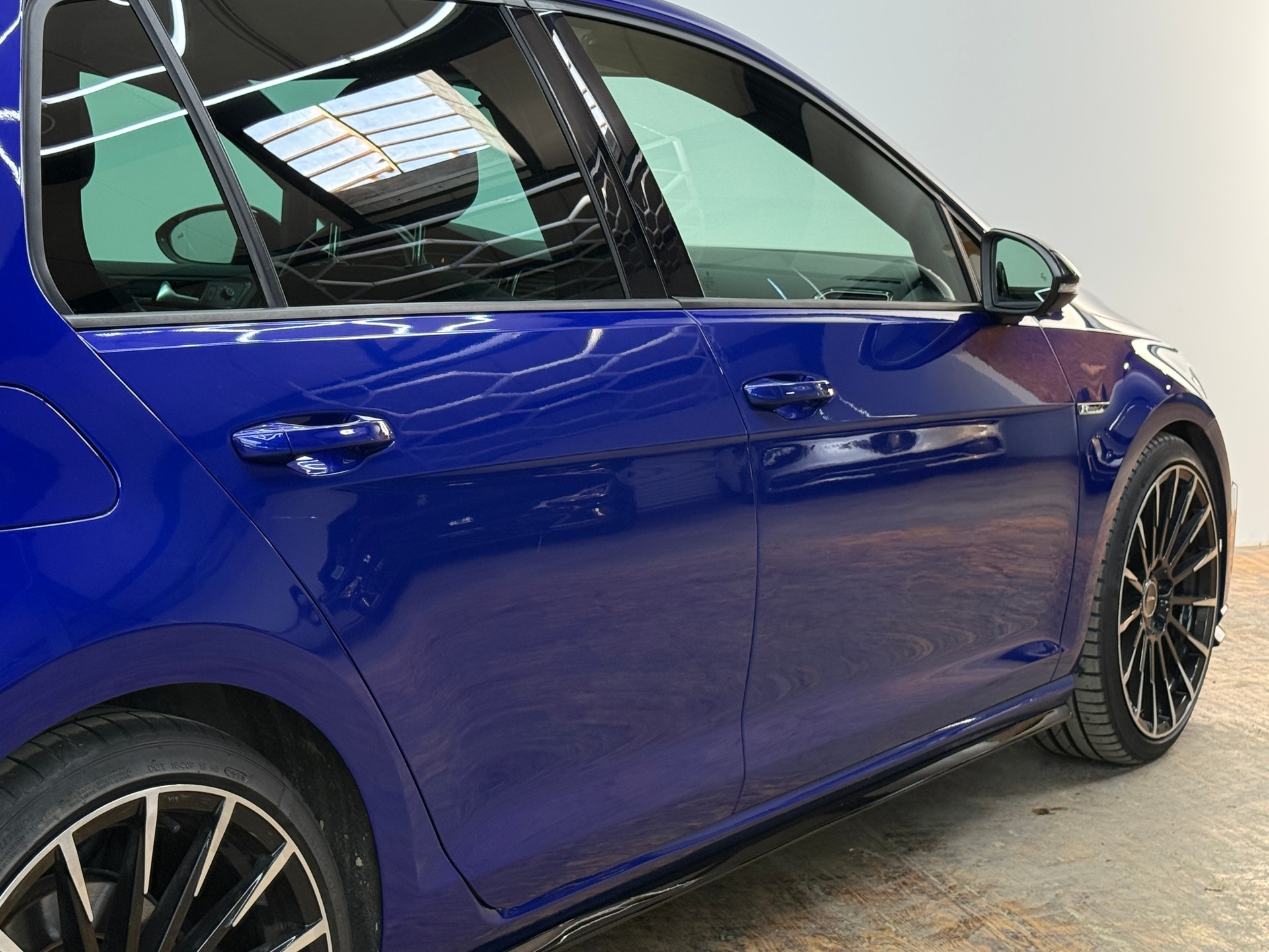 VW Golf 2.0 TSI R 4Motion DSG-image-15