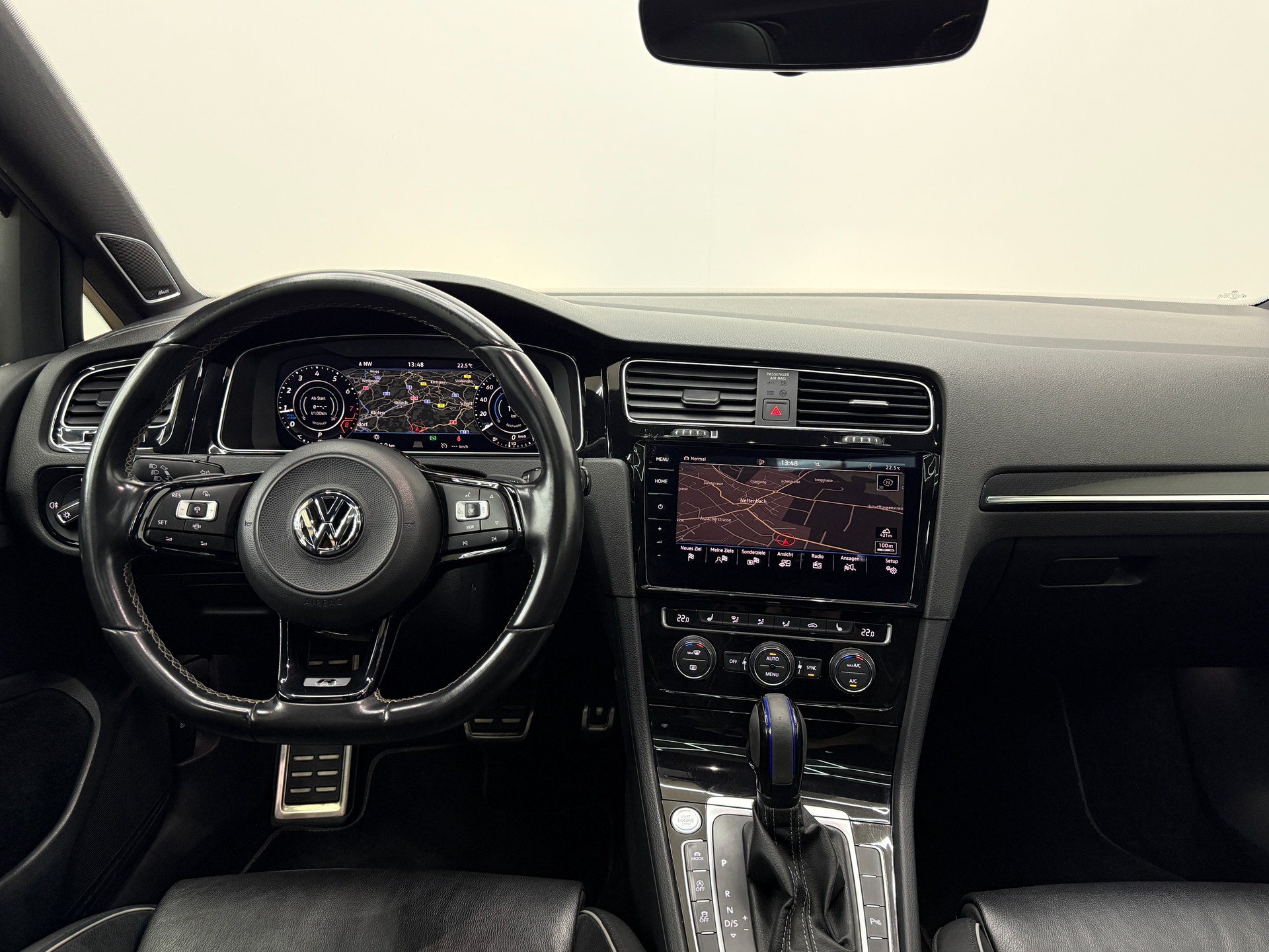 VW Golf 2.0 TSI R 4Motion DSG-image-25