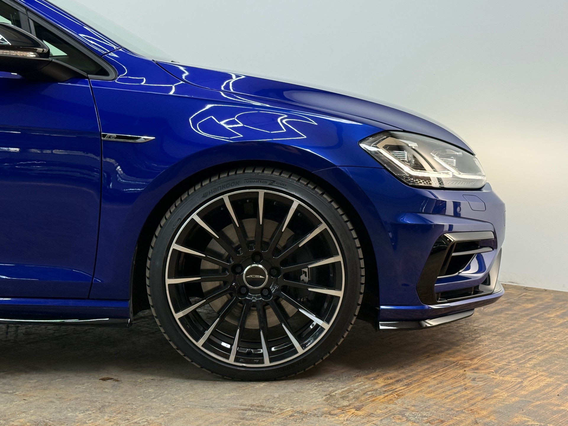 VW Golf 2.0 TSI R 4Motion DSG-image-17