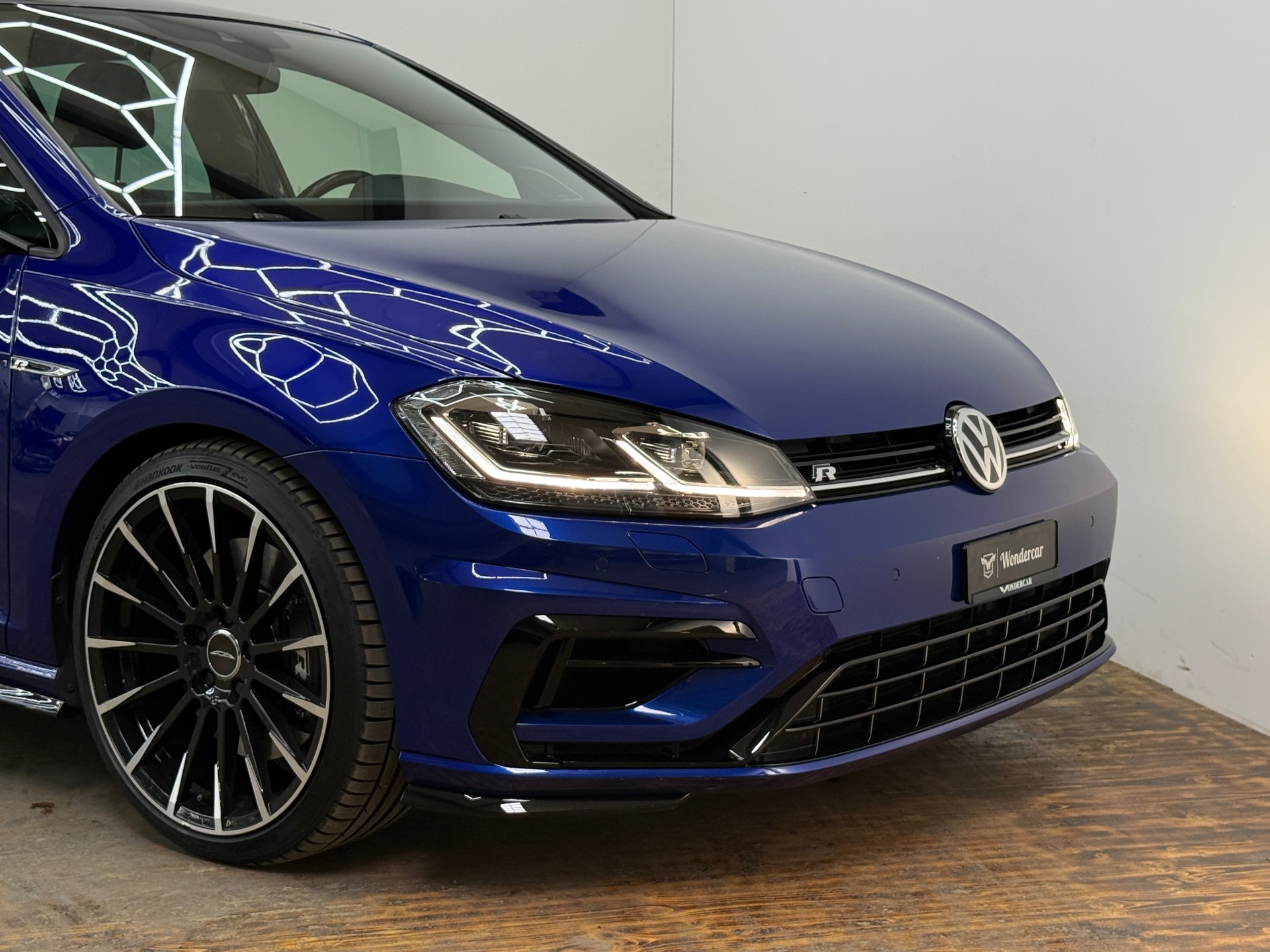 VW Golf 2.0 TSI R 4Motion DSG-image-1