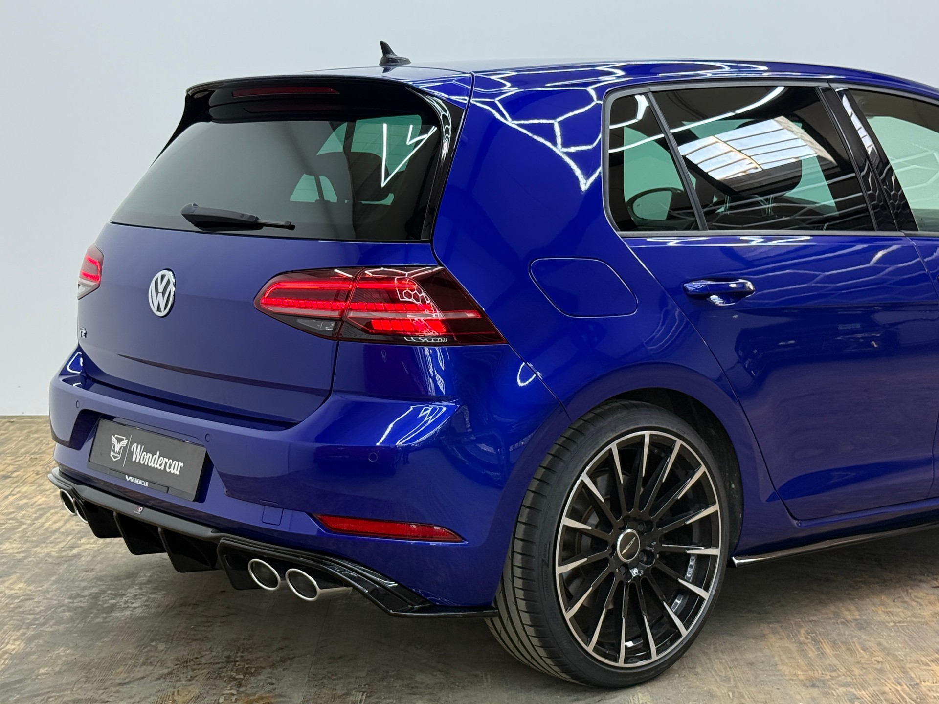 VW Golf 2.0 TSI R 4Motion DSG-image-14