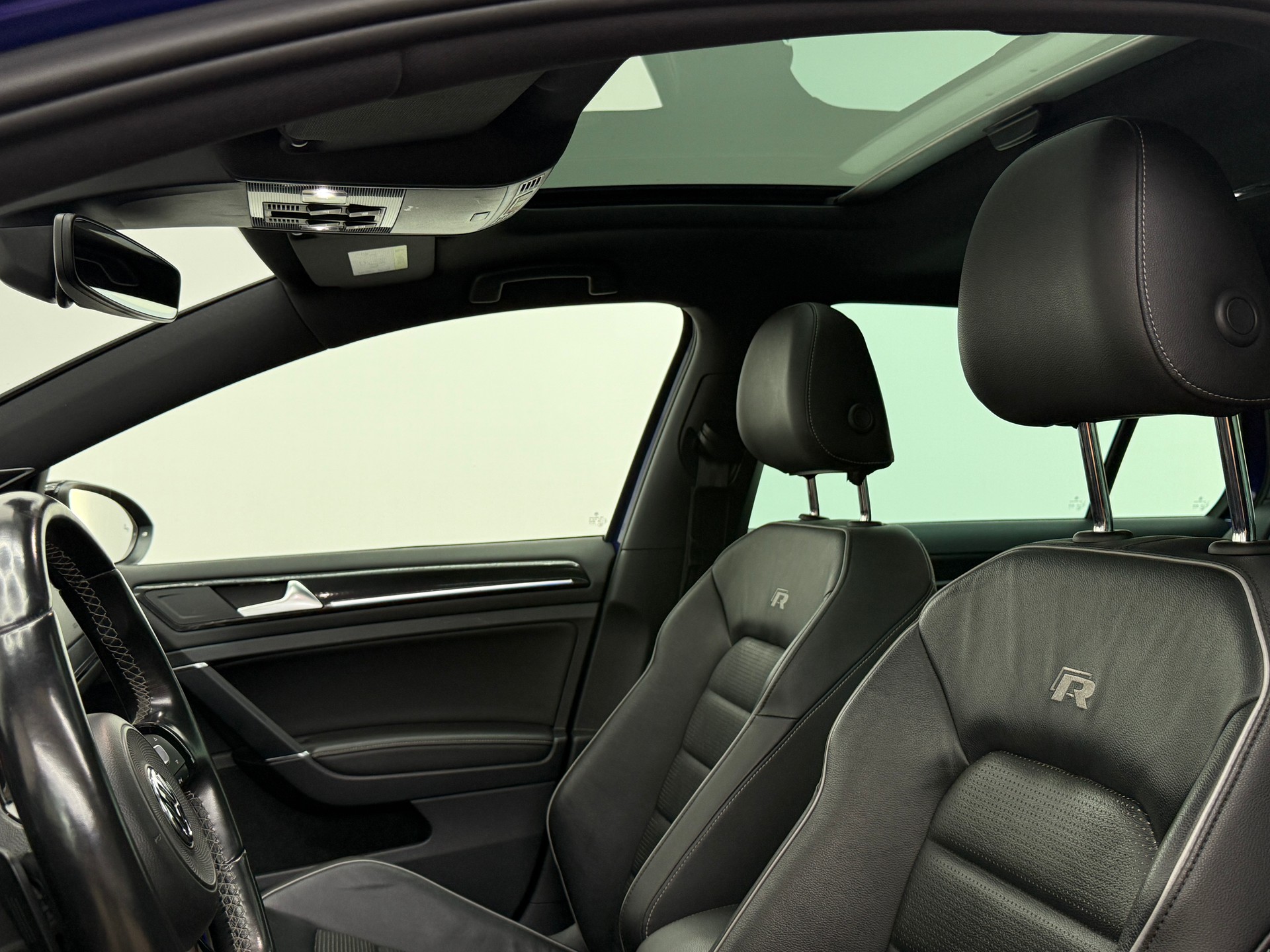 VW Golf 2.0 TSI R 4Motion DSG-image-19