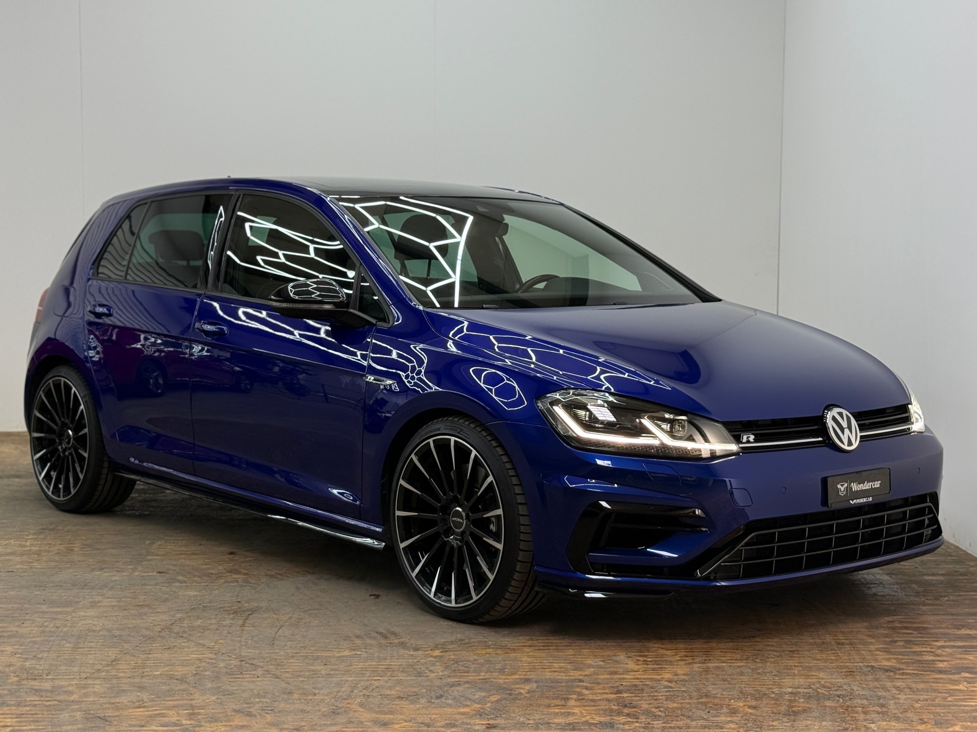 VW Golf 2.0 TSI R 4Motion DSG-image-0