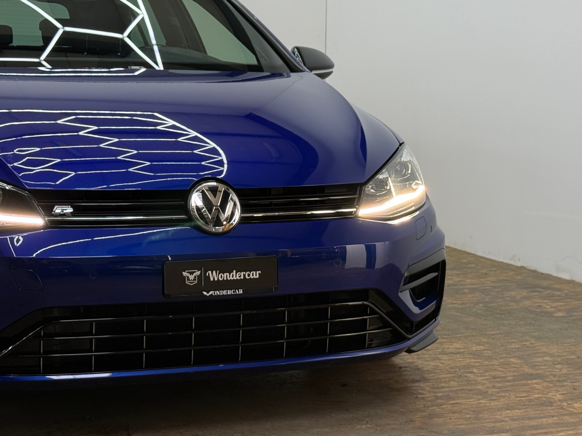 VW Golf 2.0 TSI R 4Motion DSG-image-2