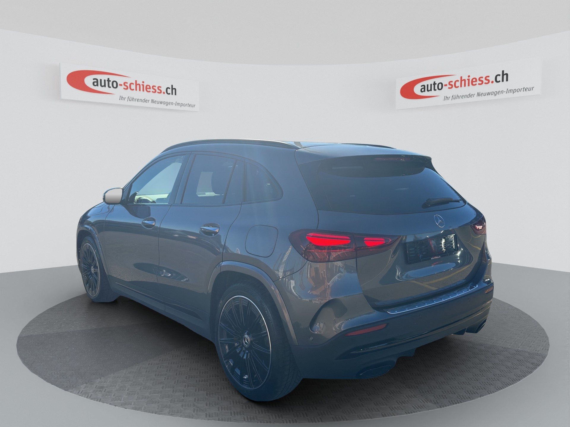 MERCEDES-BENZ GLA 200 d 8G-DCT AMG Line Night-image-2