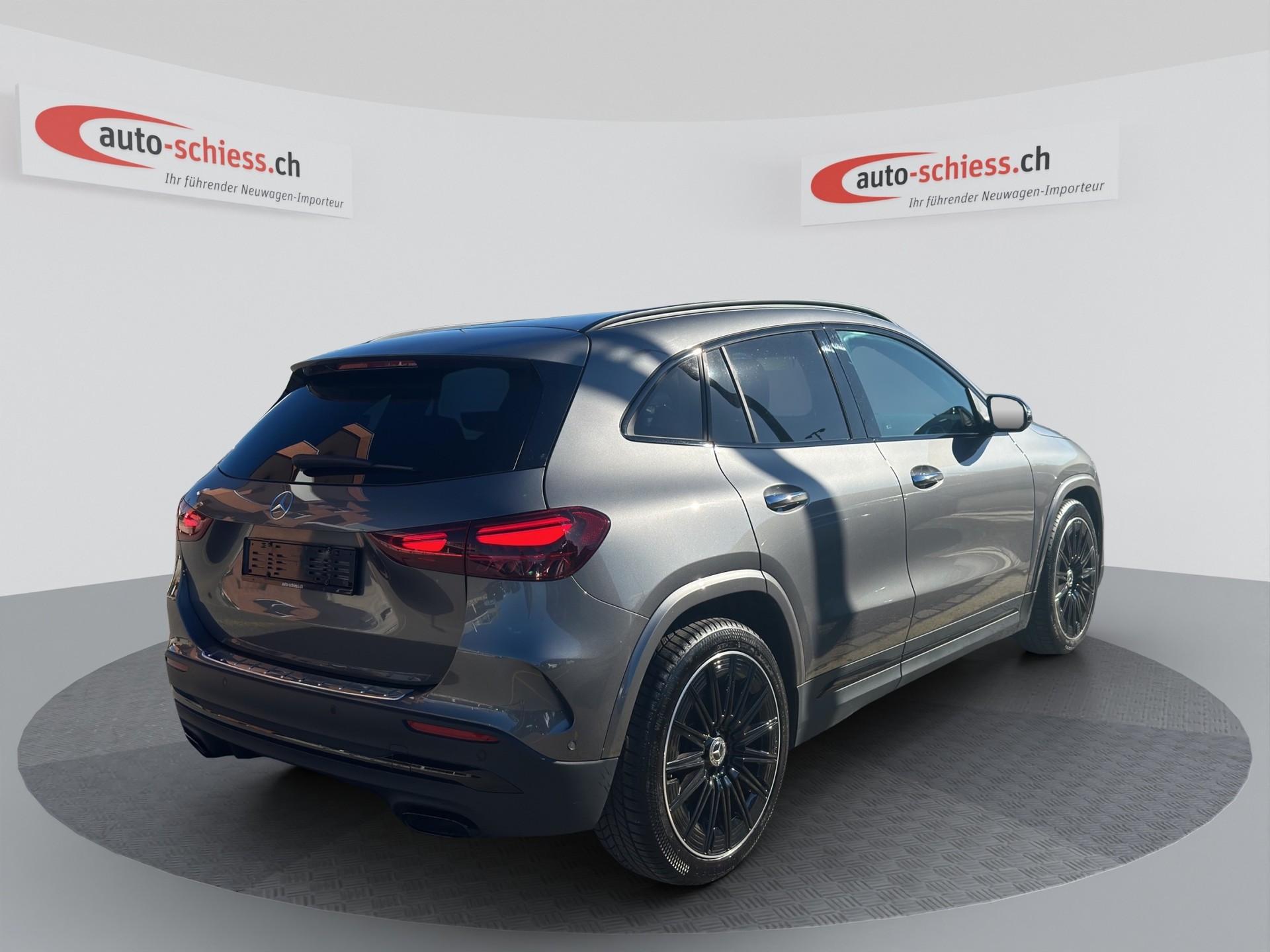 MERCEDES-BENZ GLA 200 d 8G-DCT AMG Line Night-image-4