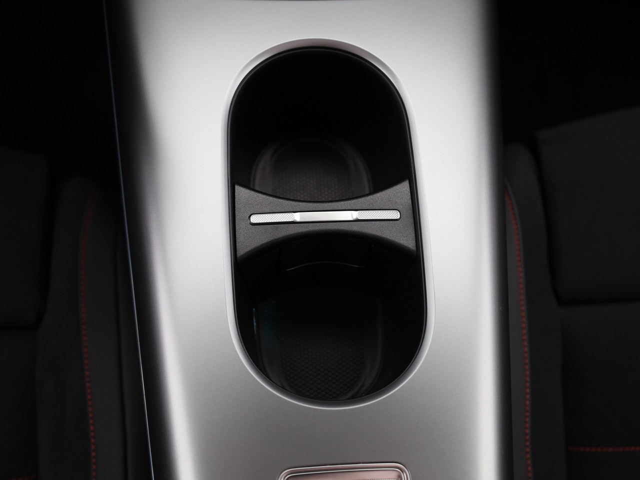 MERCEDES-BENZ GLB 350 85kWh EQ 4 Matic-image-14