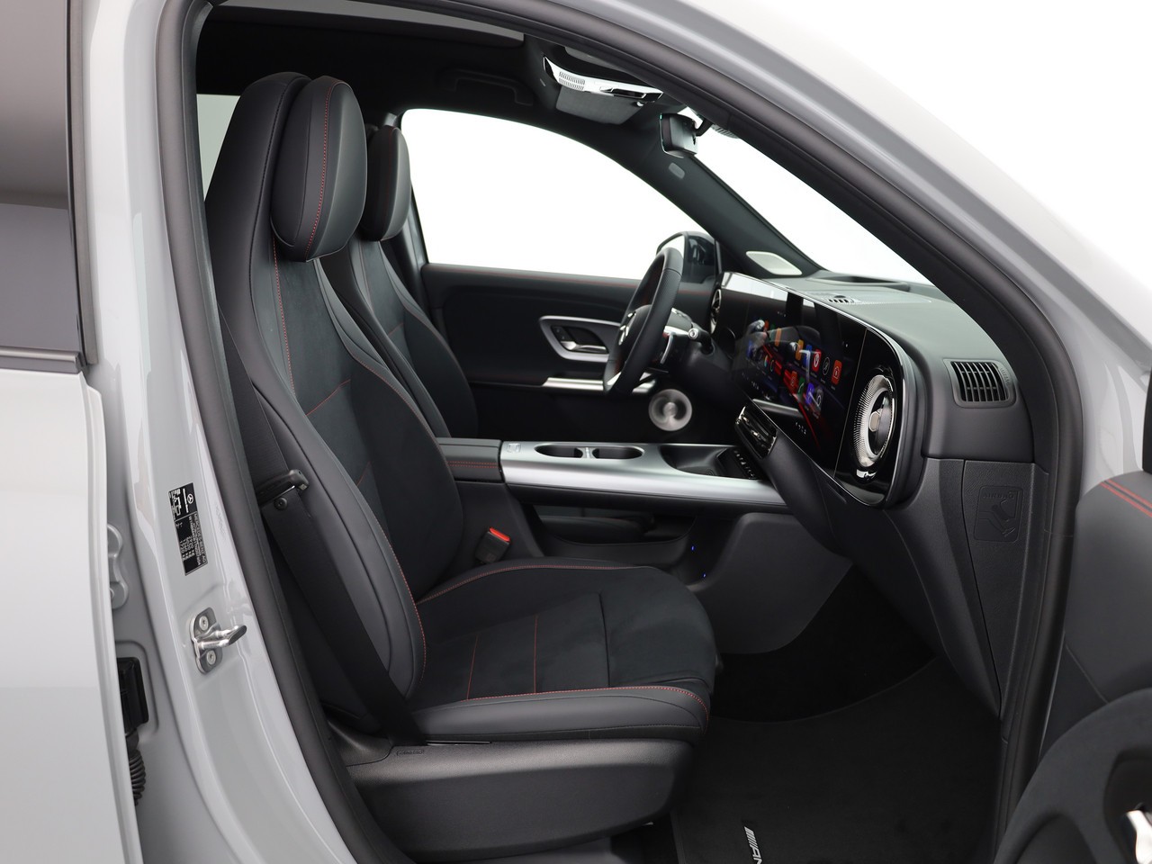 MERCEDES-BENZ GLB 350 85kWh EQ 4 Matic-image-9