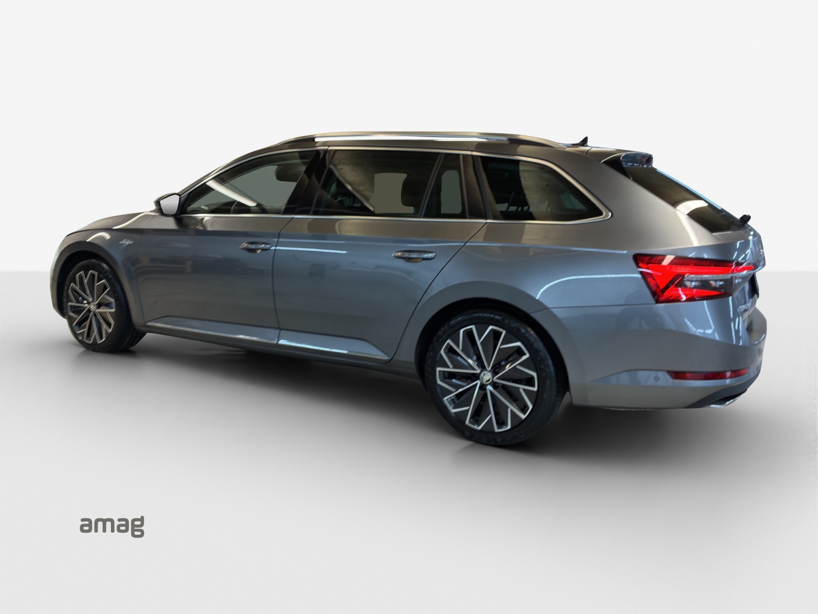 SKODA Superb Combi 2.0 TSI L&K 4x4 DSG-image-2