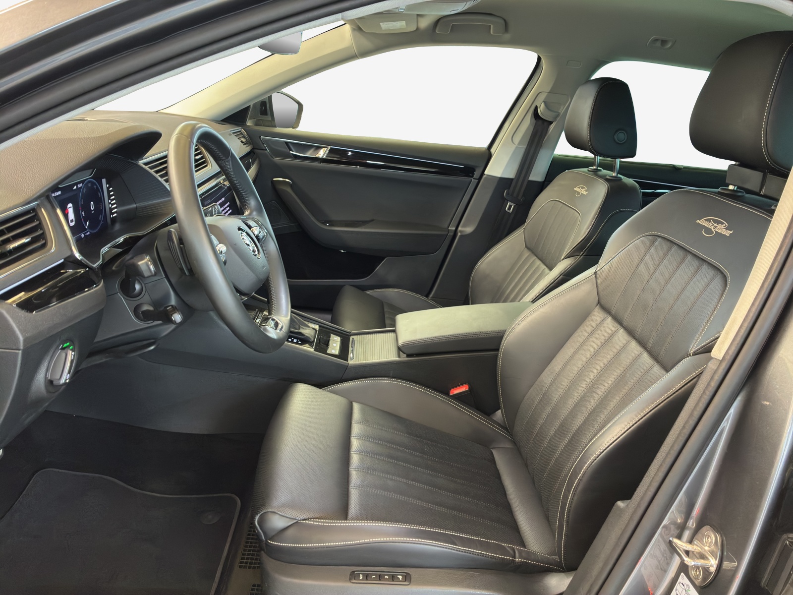 SKODA Superb Combi 2.0 TSI L&K 4x4 DSG-image-7