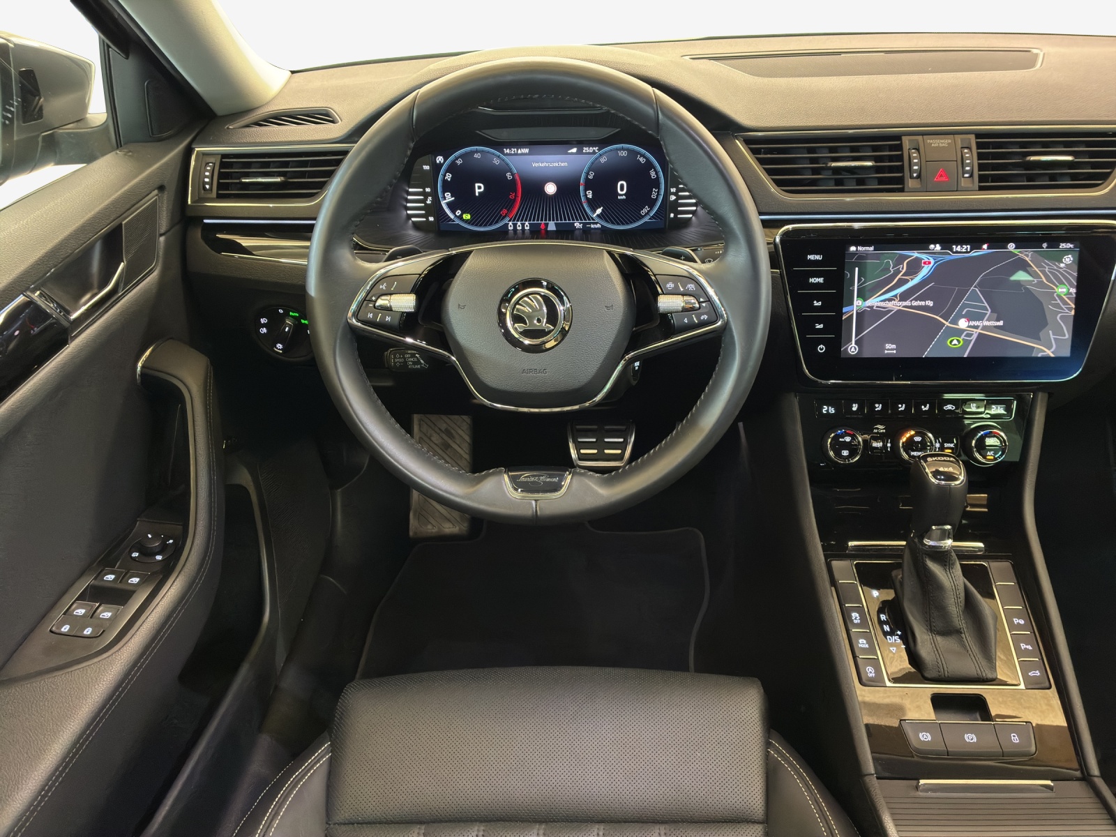 SKODA Superb Combi 2.0 TSI L&K 4x4 DSG-image-8