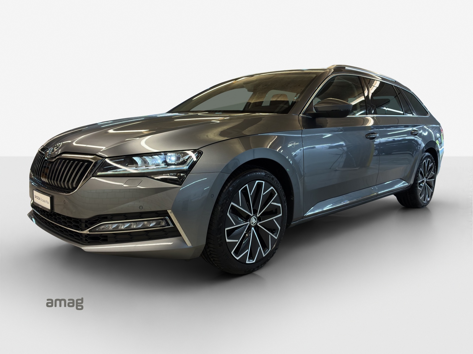 SKODA Superb Combi 2.0 TSI L&K 4x4 DSG-image-0