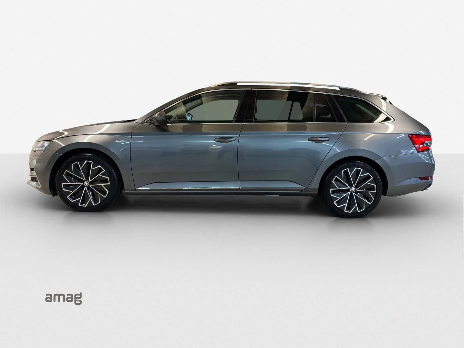 SKODA Superb Combi 2.0 TSI L&K 4x4 DSG-image-1