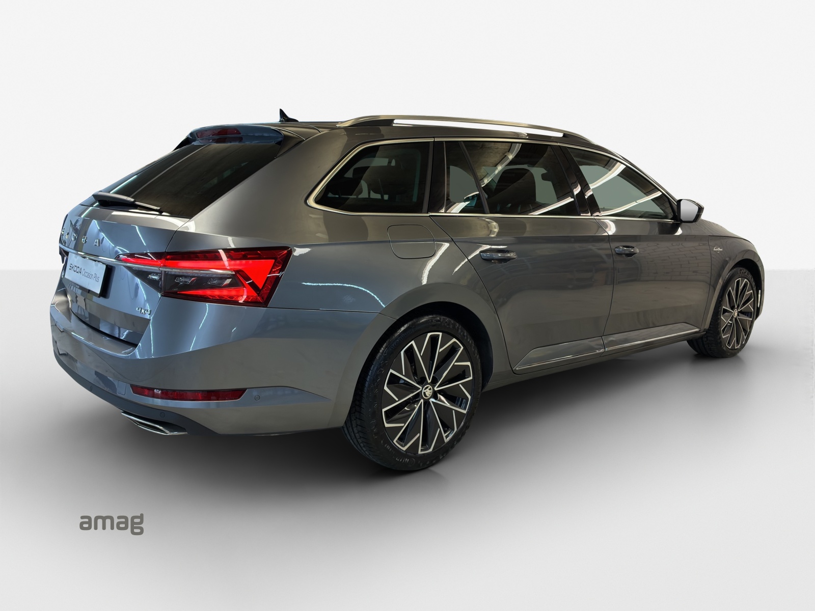SKODA Superb Combi 2.0 TSI L&K 4x4 DSG-image-4
