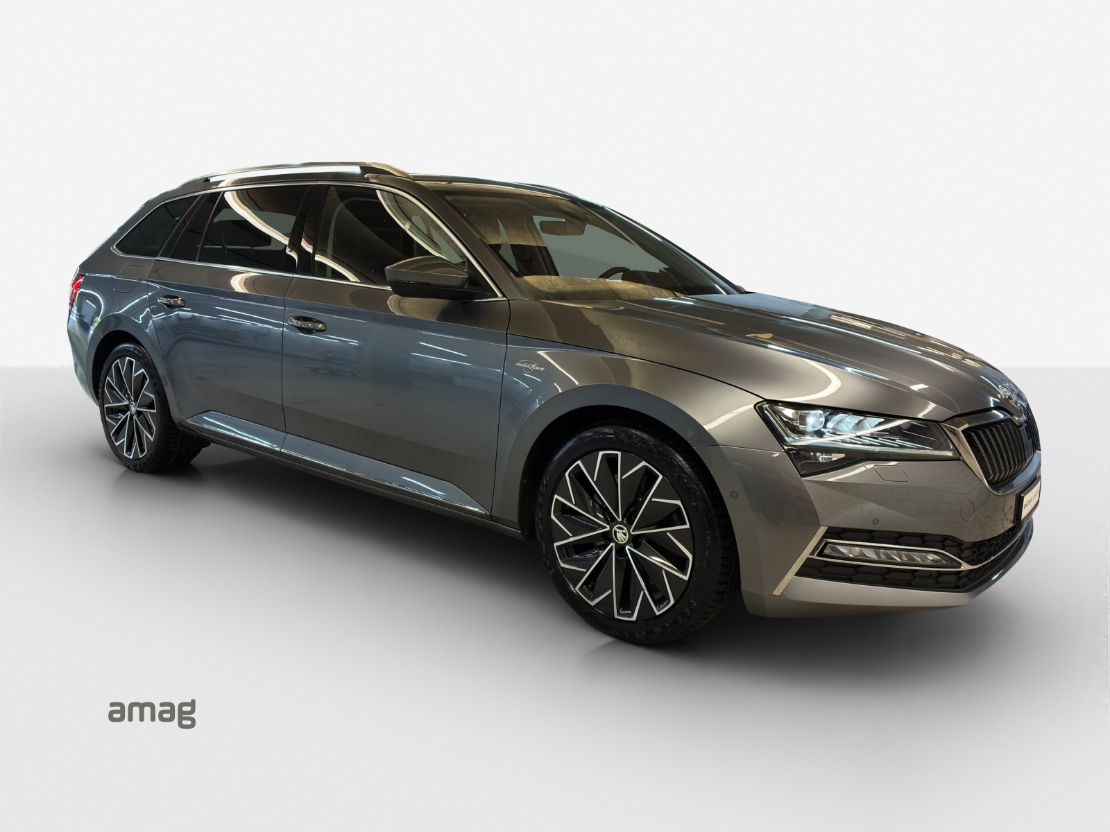 SKODA Superb Combi 2.0 TSI L&K 4x4 DSG-image-5