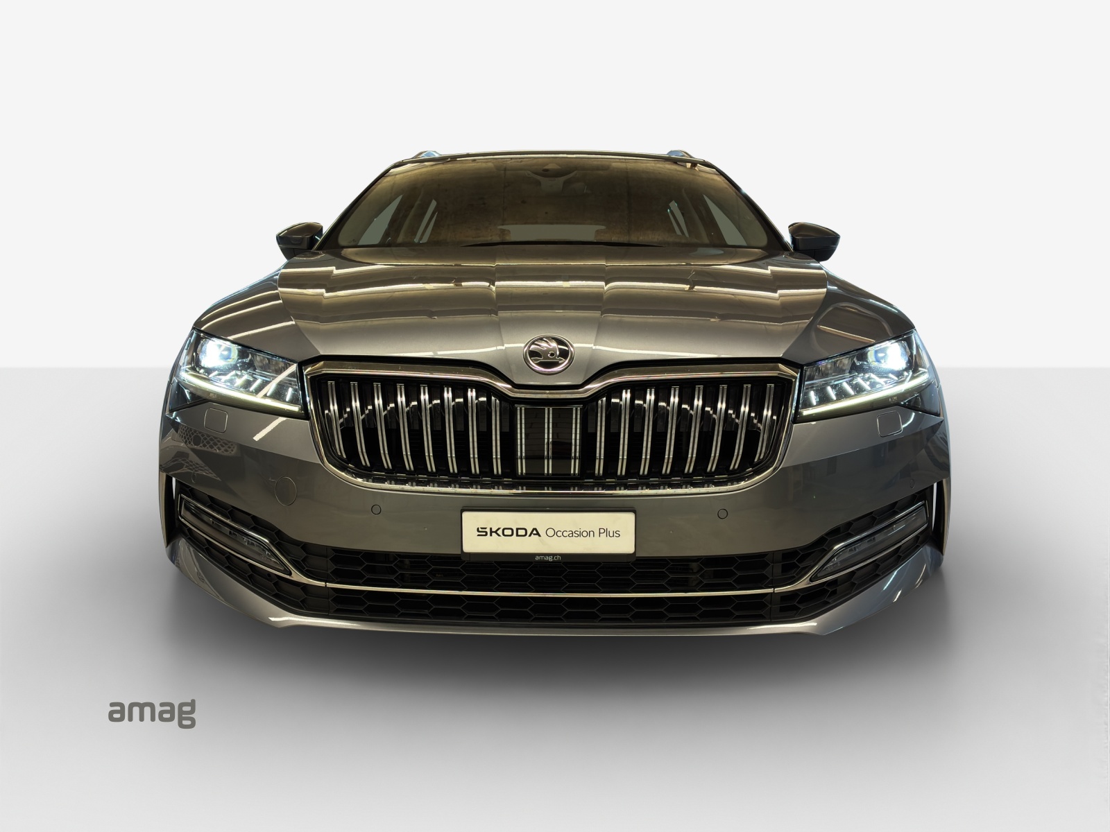 SKODA Superb Combi 2.0 TSI L&K 4x4 DSG-image-6