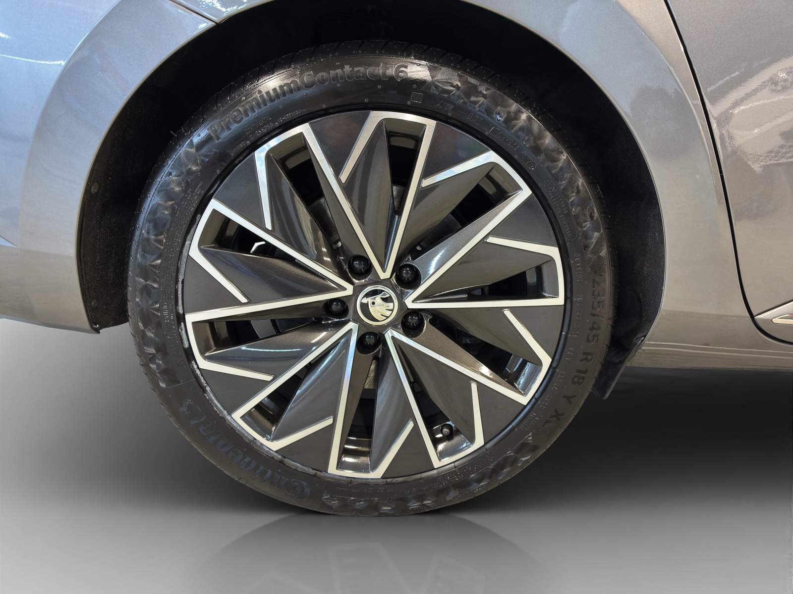 SKODA Superb Combi 2.0 TSI L&K 4x4 DSG-image-13